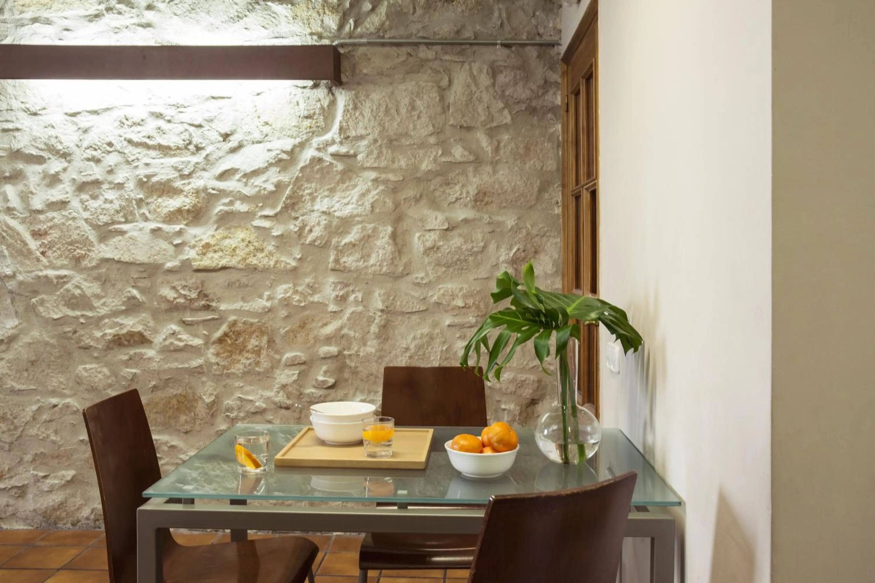 Dining area in AinB Las Ramblas-Guardia Apartments