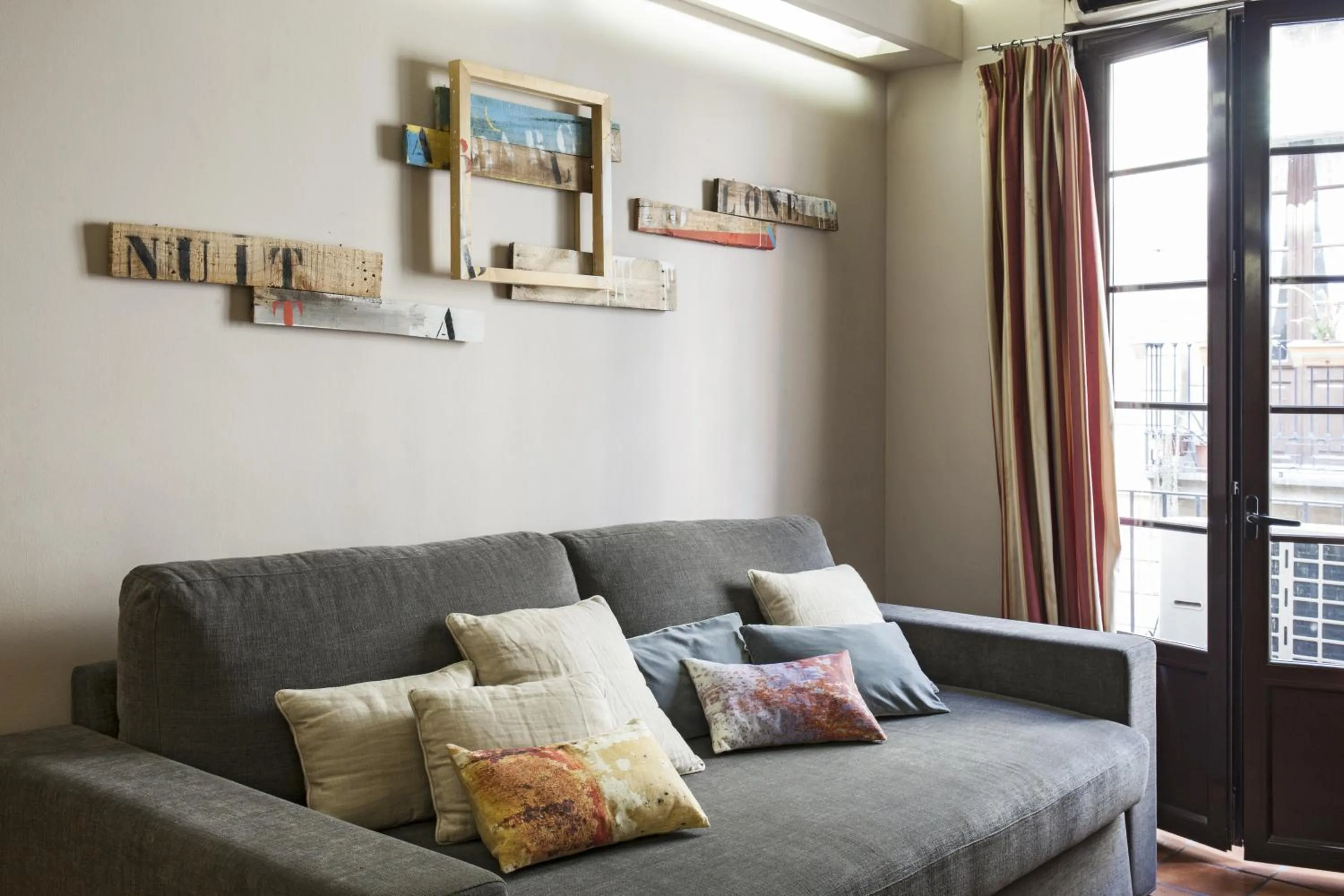 Living room in AinB Las Ramblas-Guardia Apartments