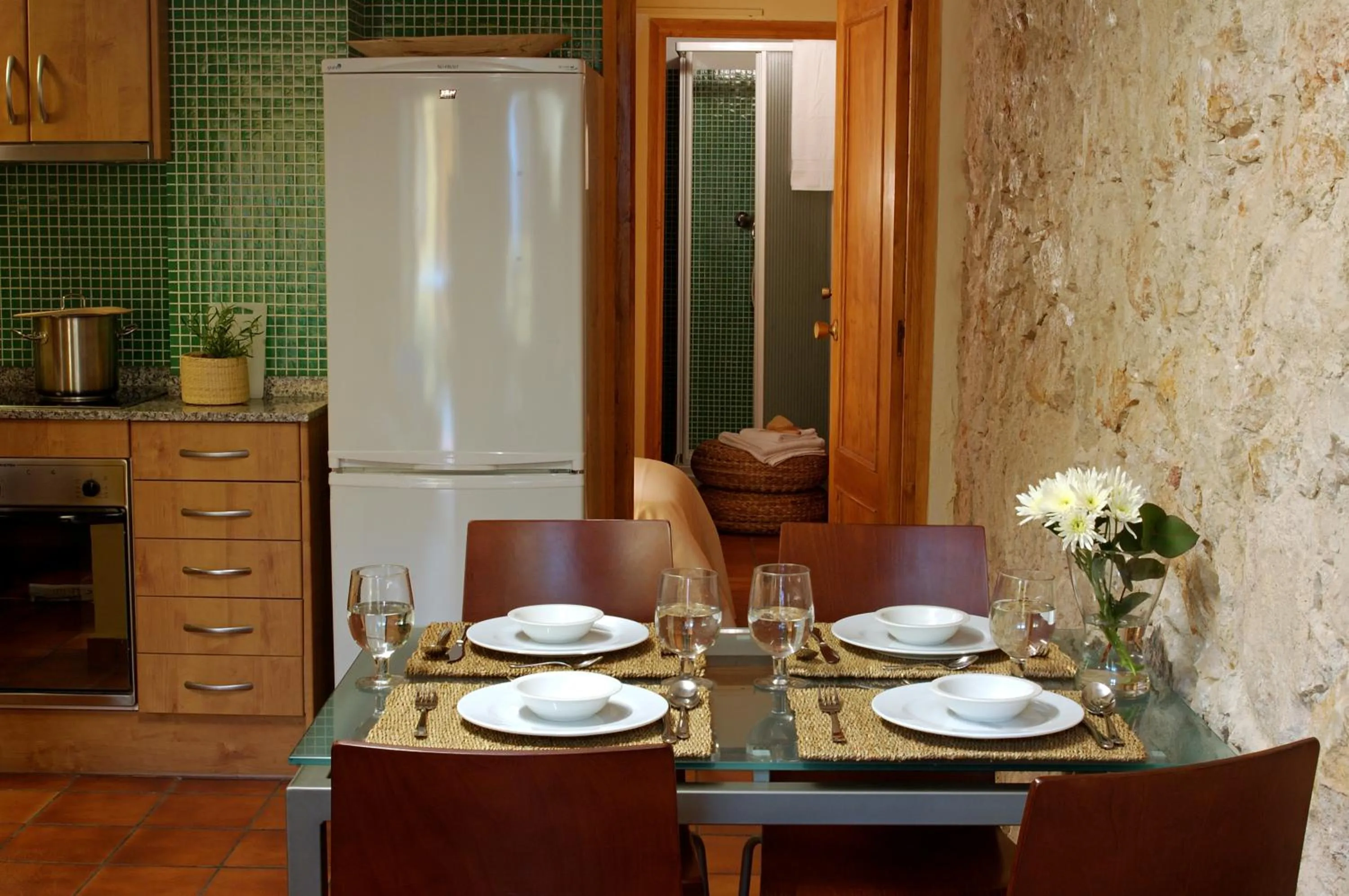 Dining area in AinB Las Ramblas-Guardia Apartments