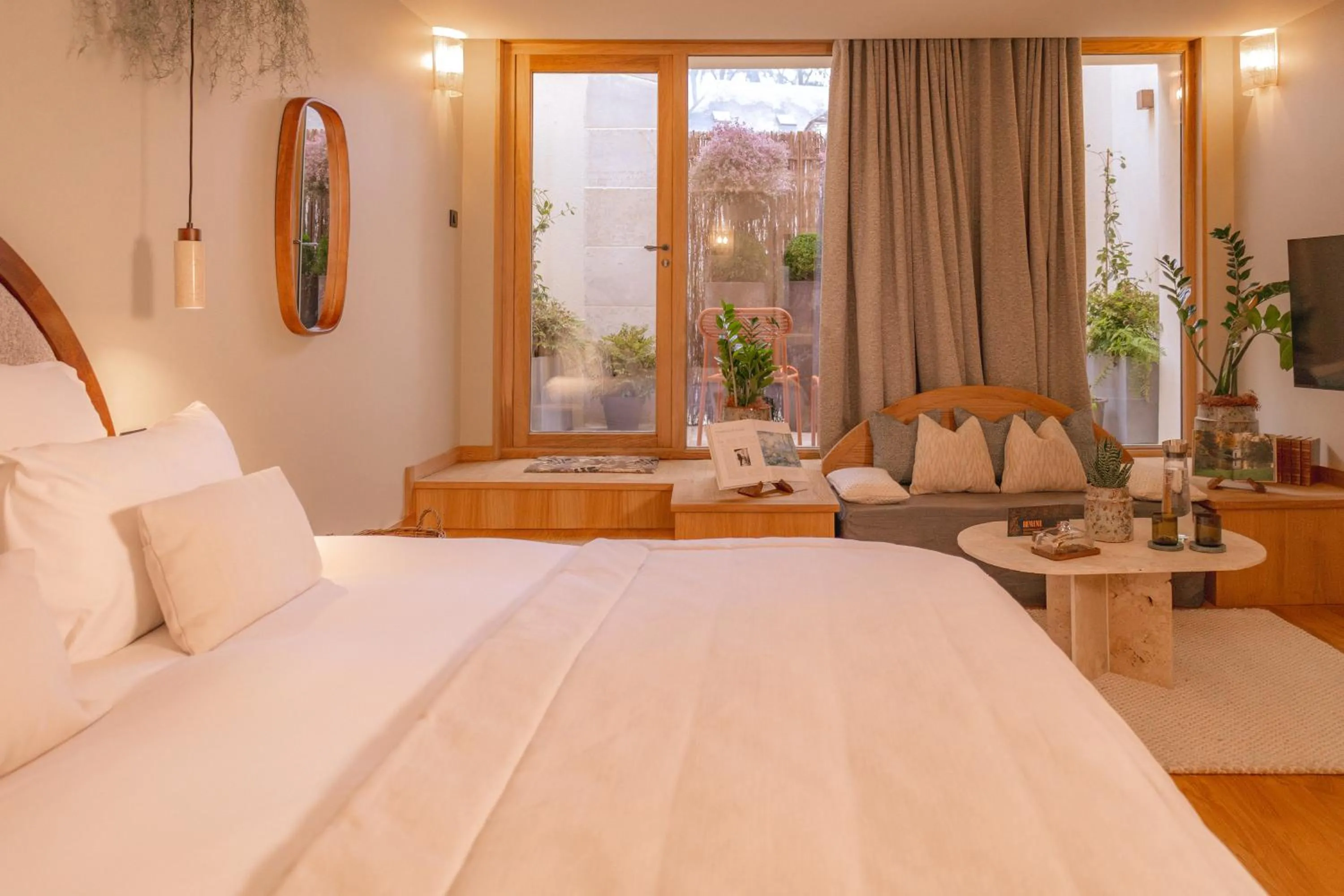 Bed in FÓLKLORE Boutique Hôtel