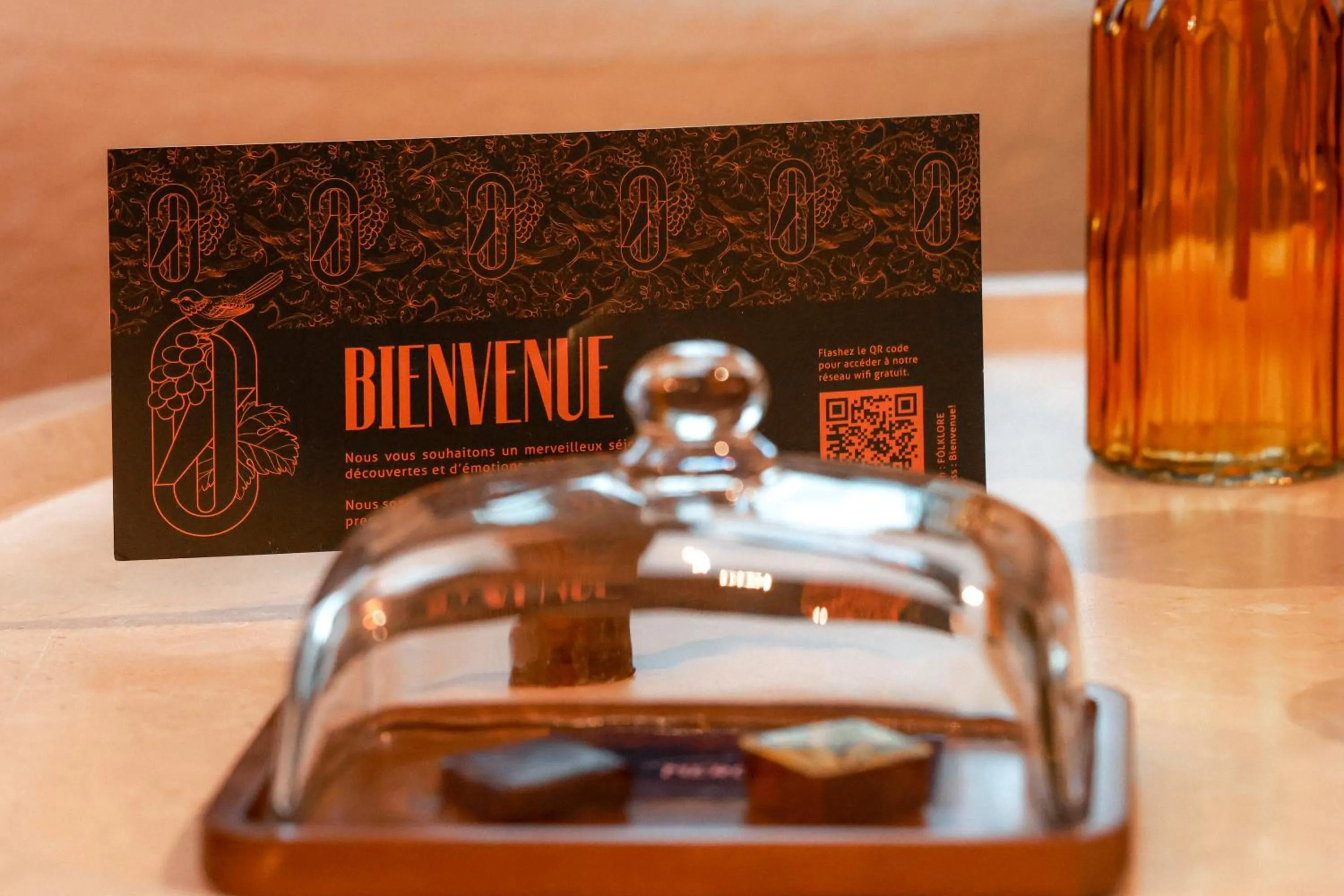 Food and drinks in FÓLKLORE Boutique Hôtel