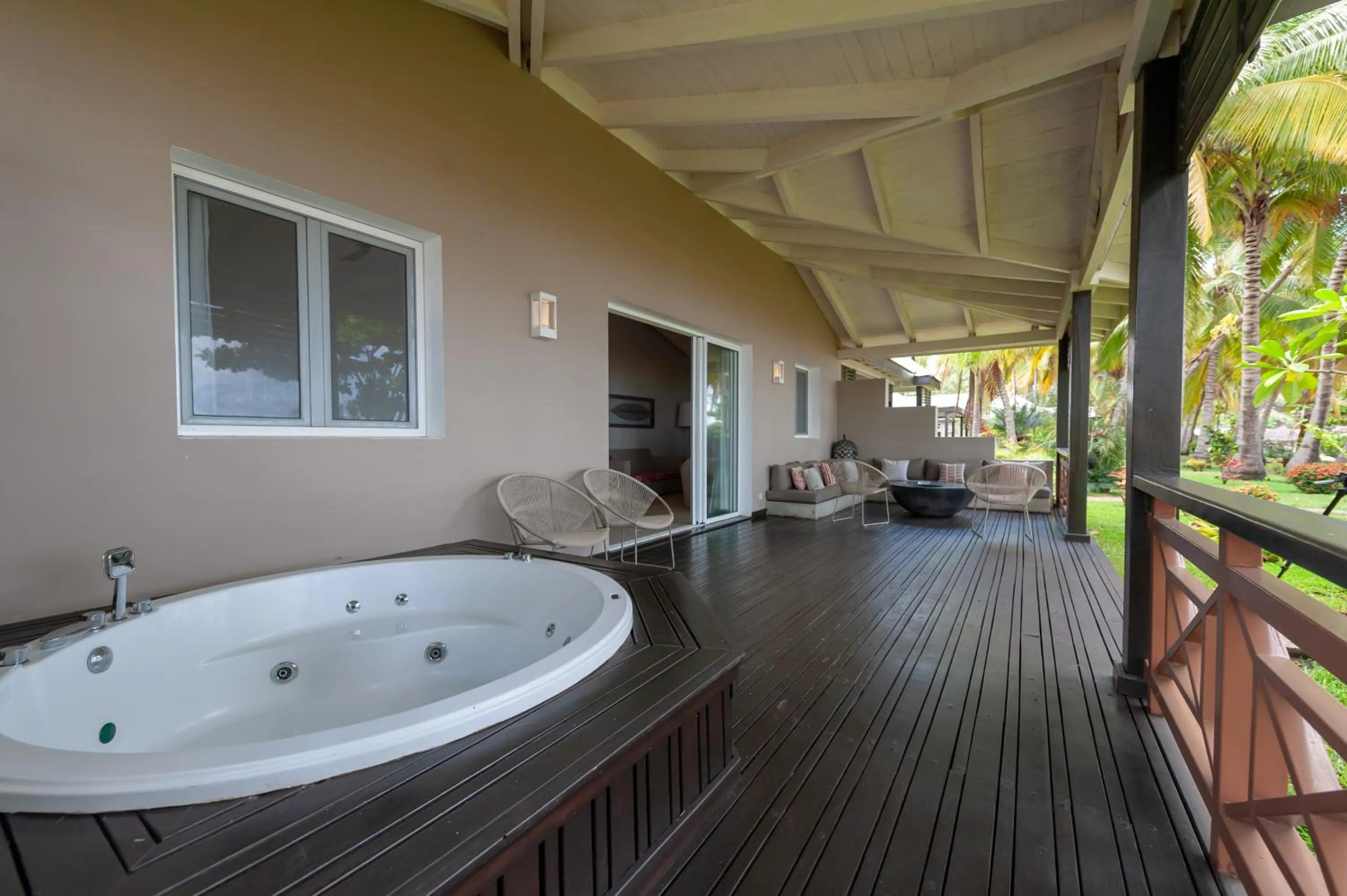 Patio in Palm Beach Resort & Spa