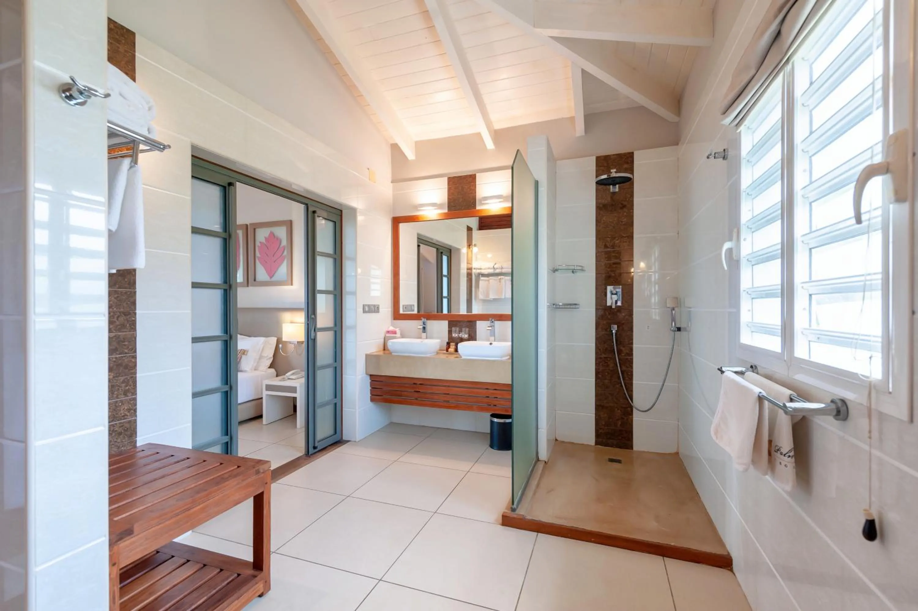 Shower, Bed in Palm Beach Resort & Spa