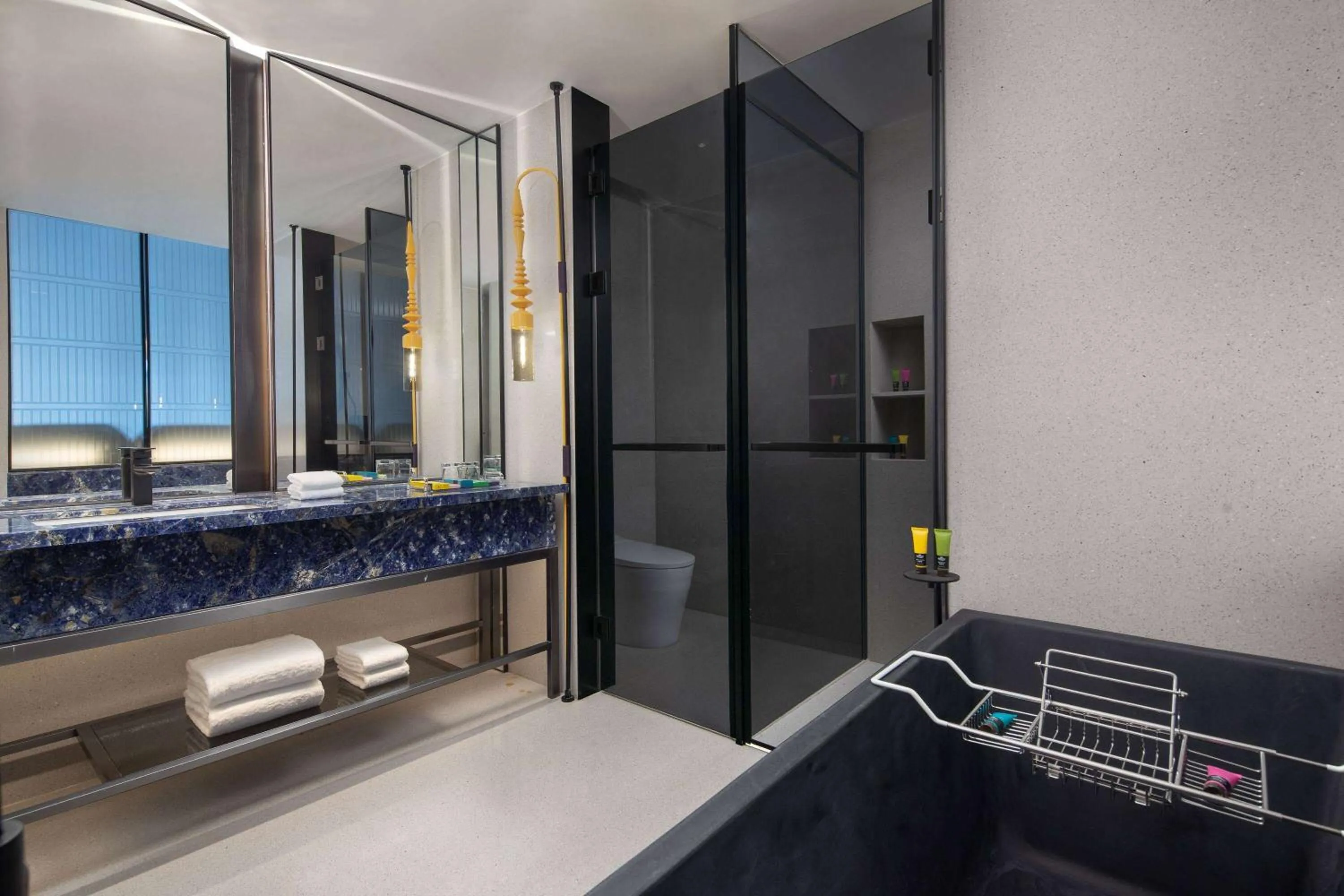 Bathroom in Wingate by Wyndham Guilin Lingui