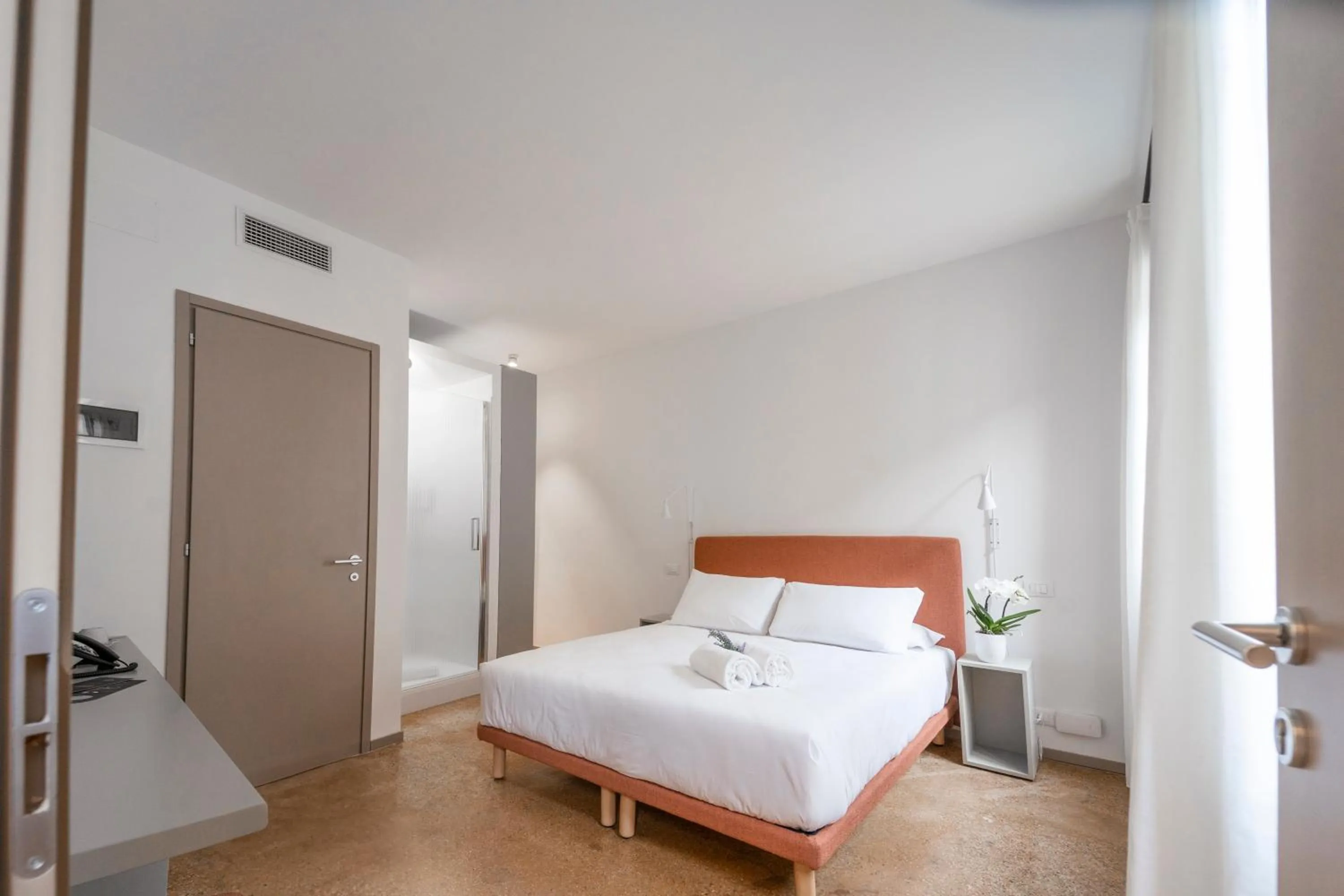 Shower, Bed in Ca' La Stampa