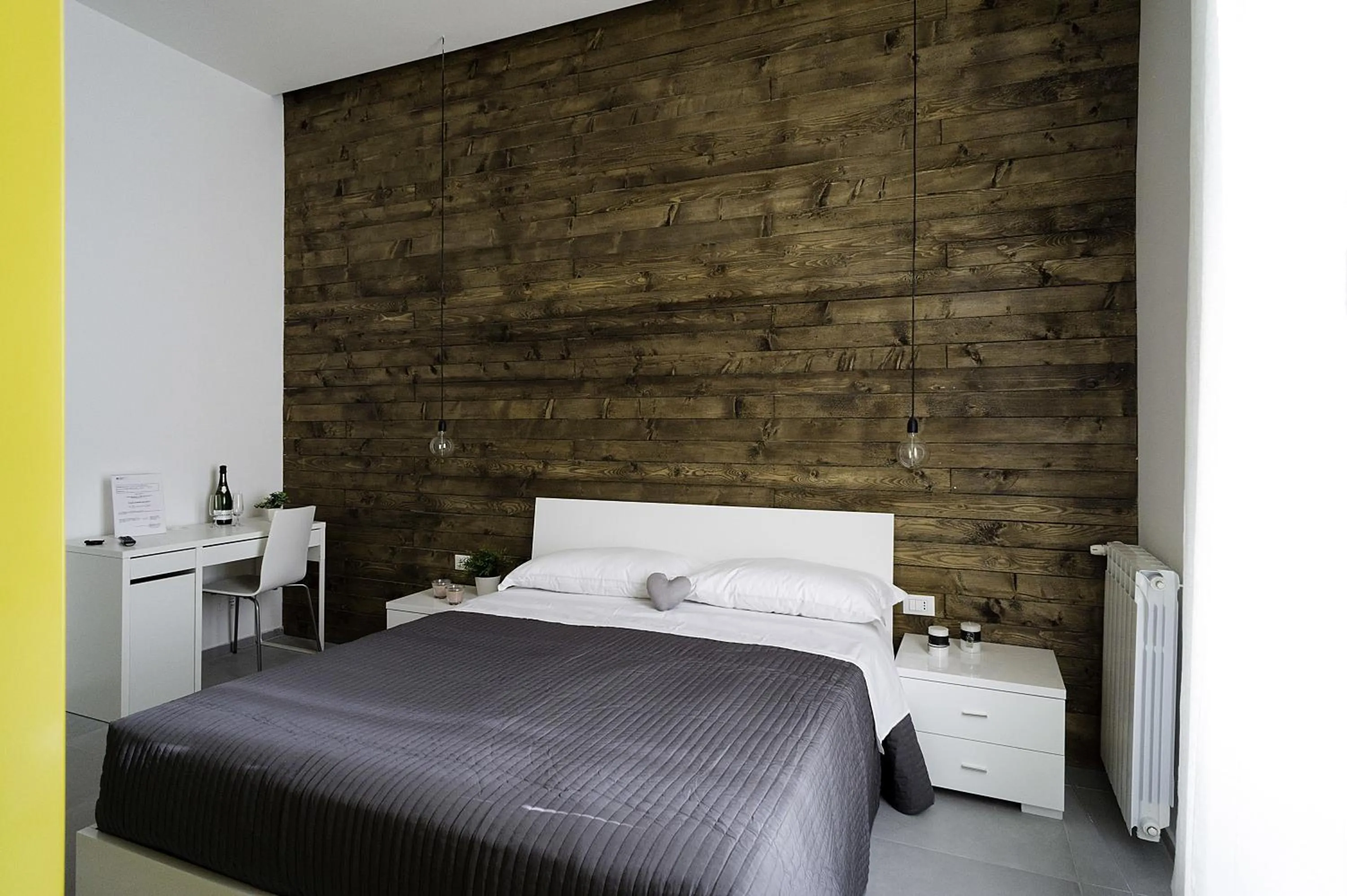 Decorative detail, Bed in B&B Girovagando