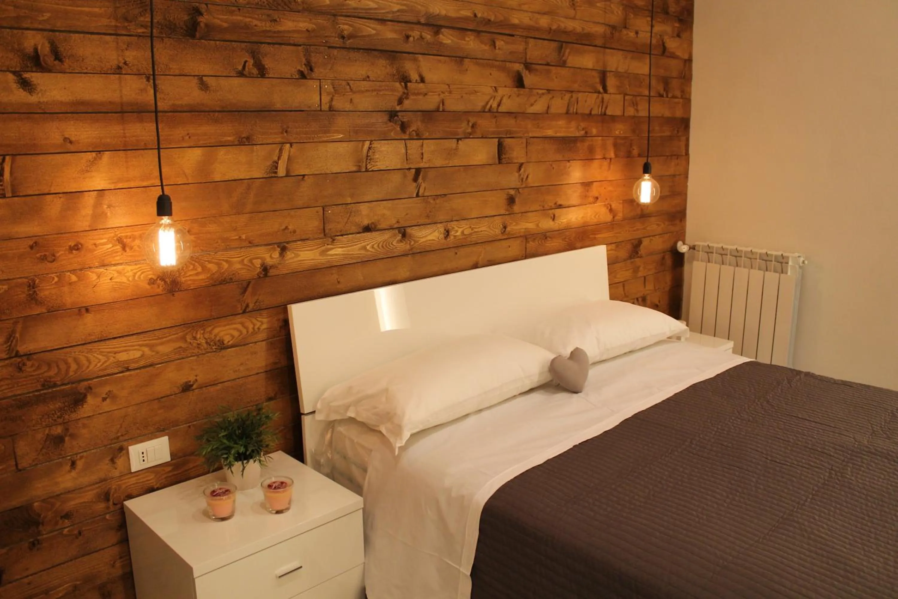 Decorative detail, Bed in B&B Girovagando