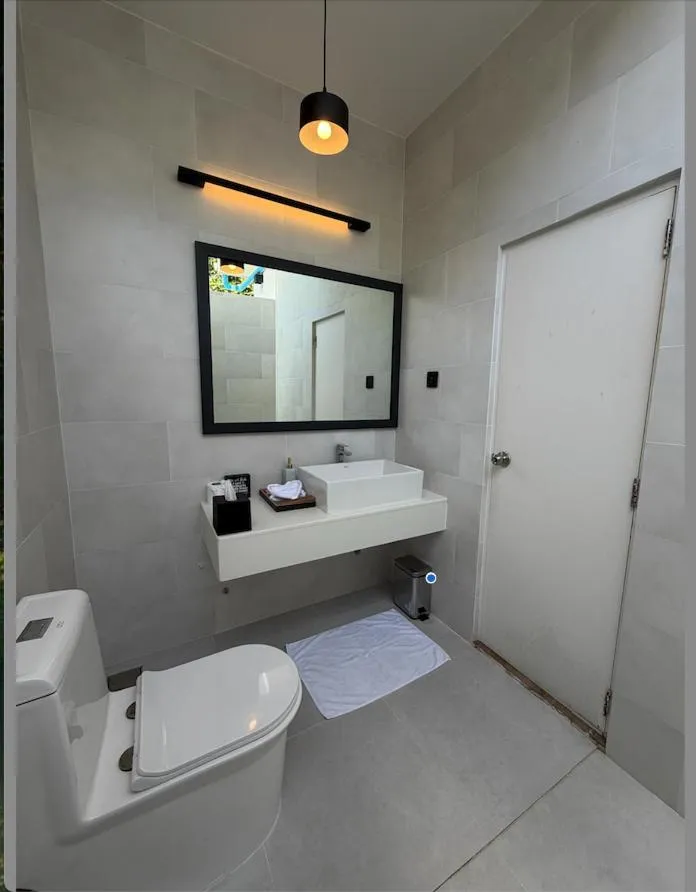 Swimming pool in Whale Shark Boutique