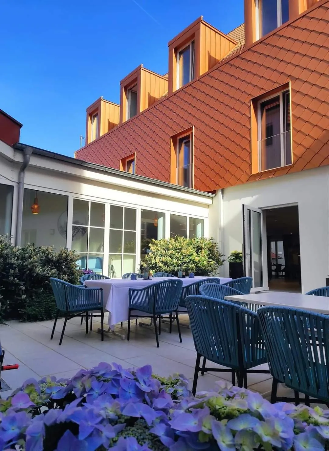 Property building in Hotel Lutz