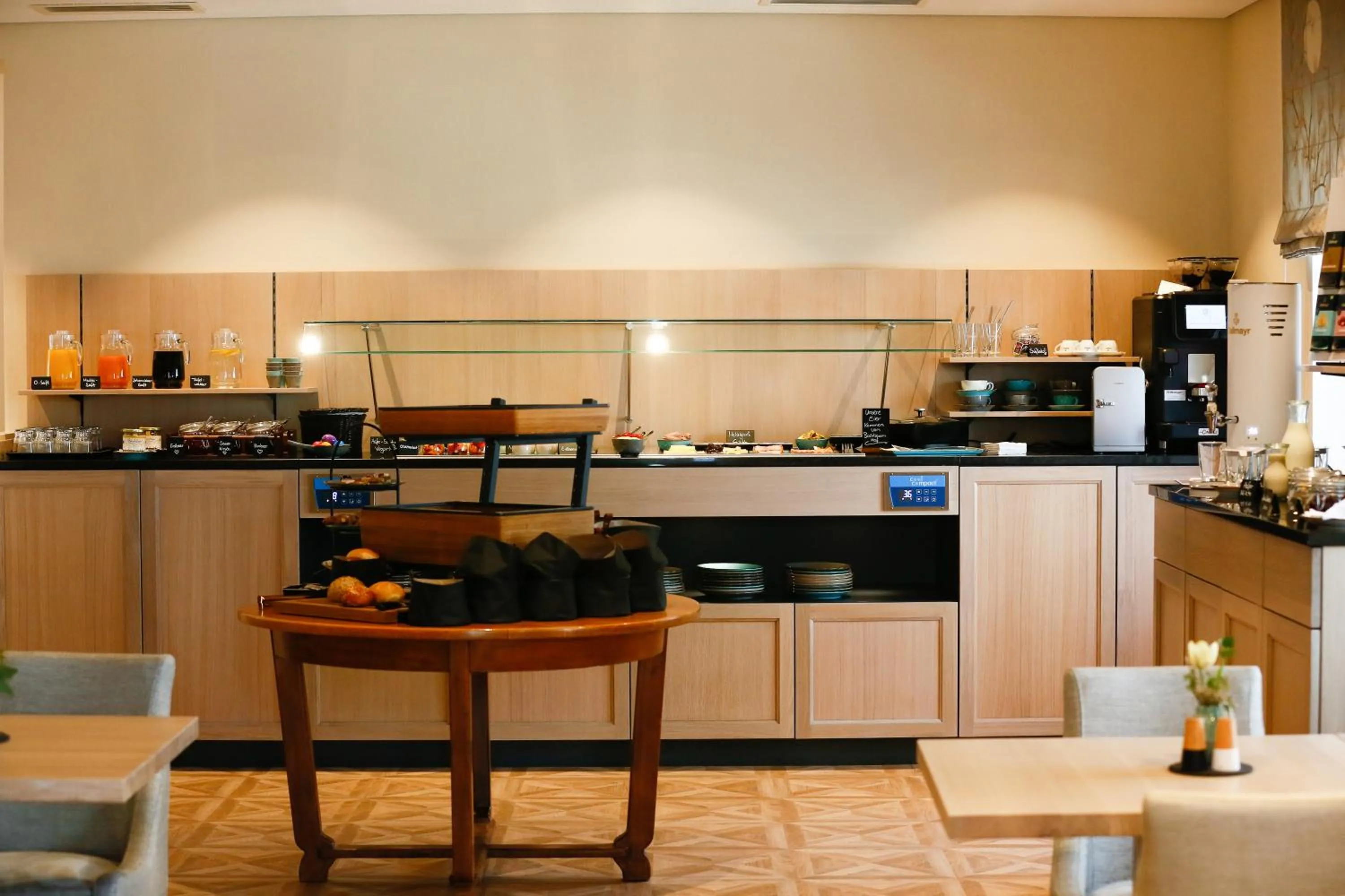 Breakfast in Hotel Lutz