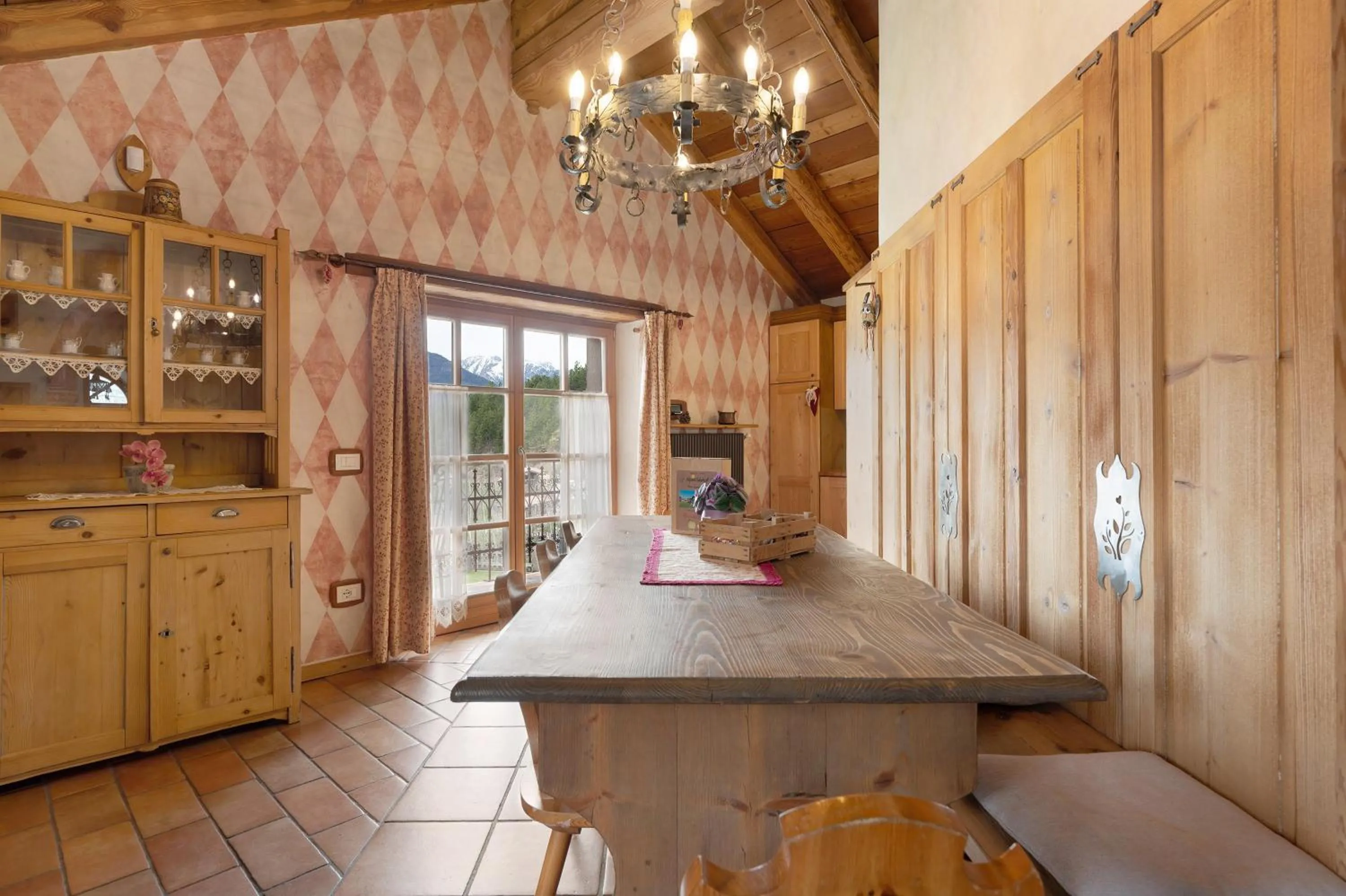 Kitchen or kitchenette in Agriturismo Alpenvidehof