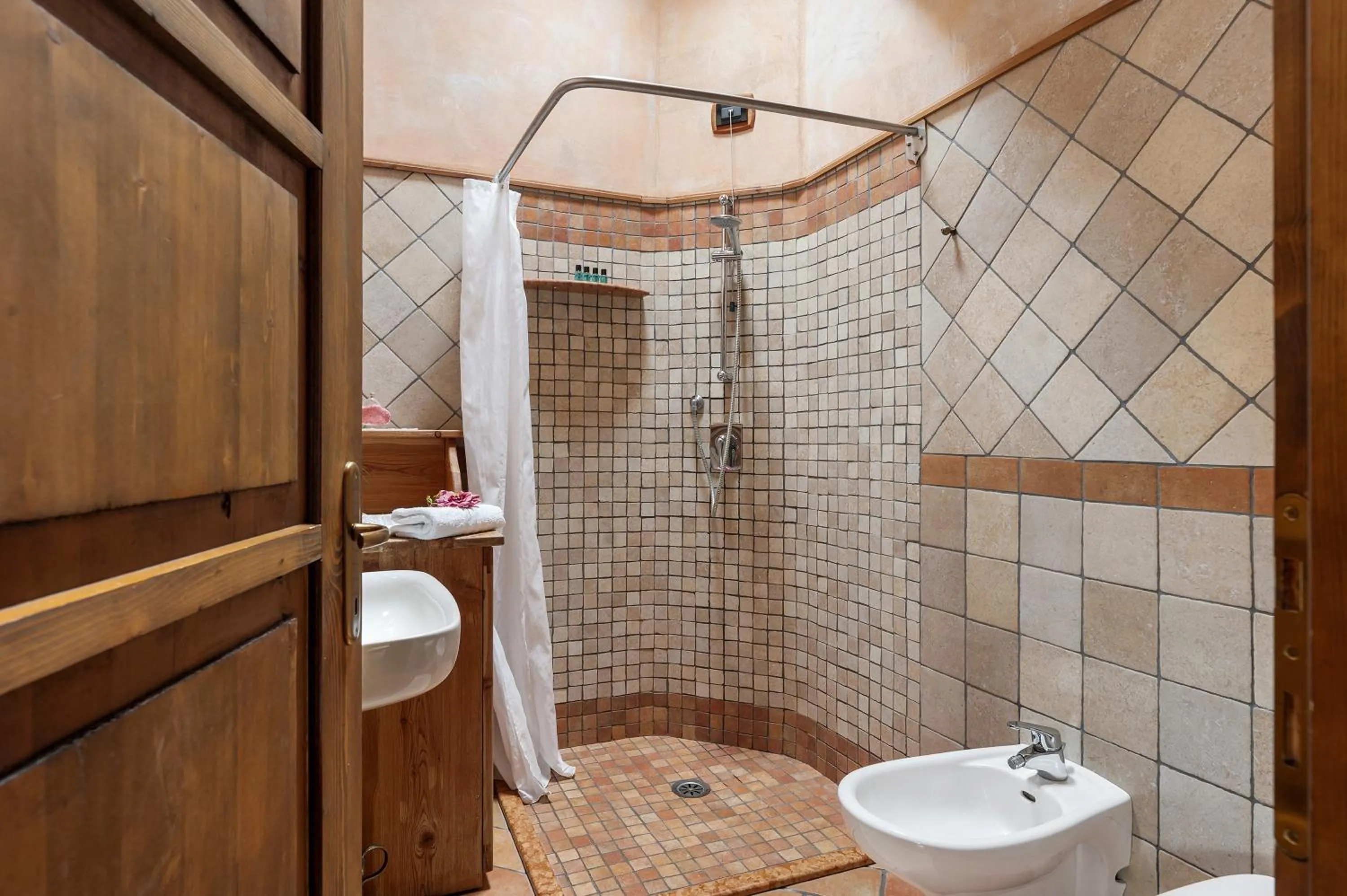 Bathroom in Agriturismo Alpenvidehof