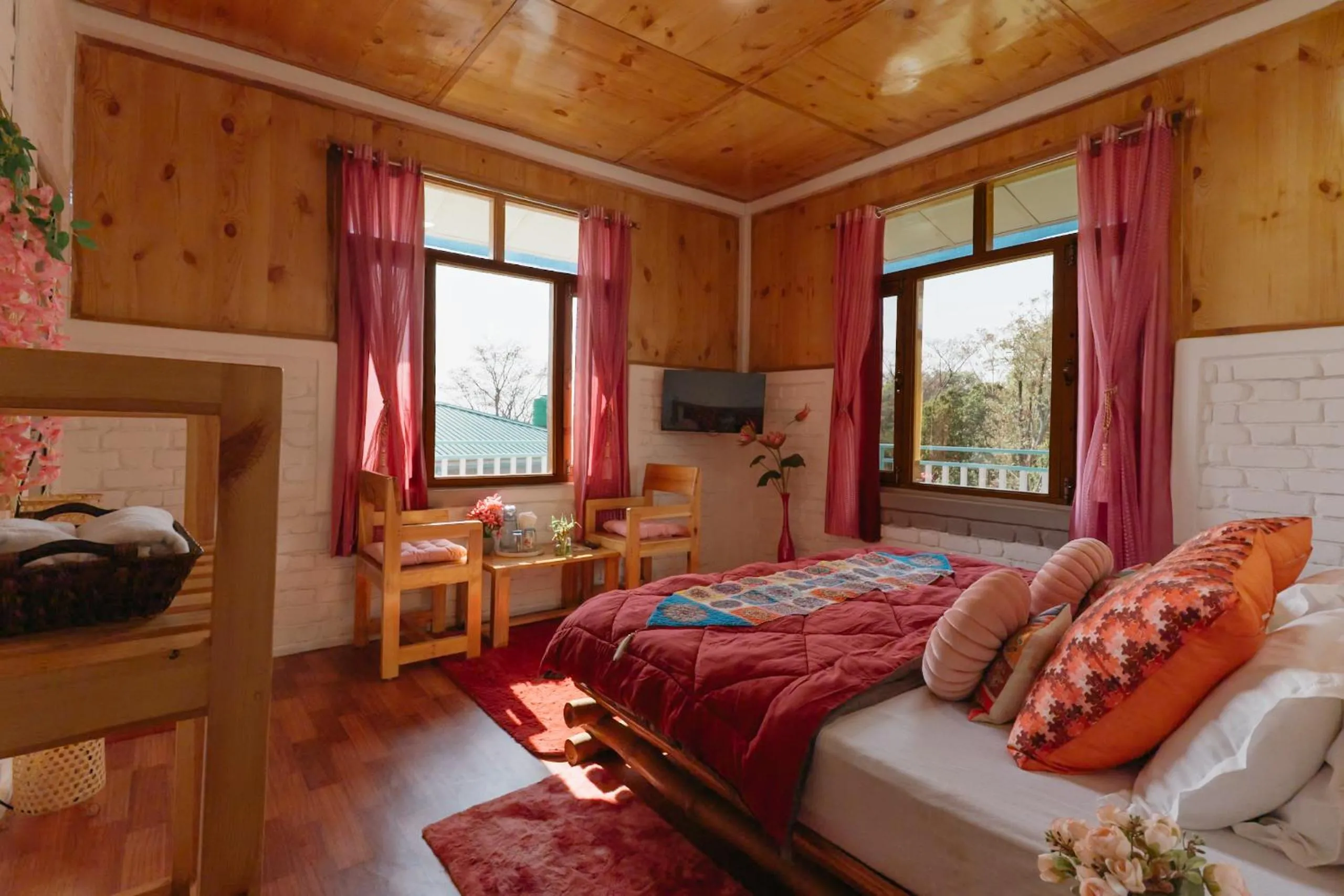 Bed in The Hood