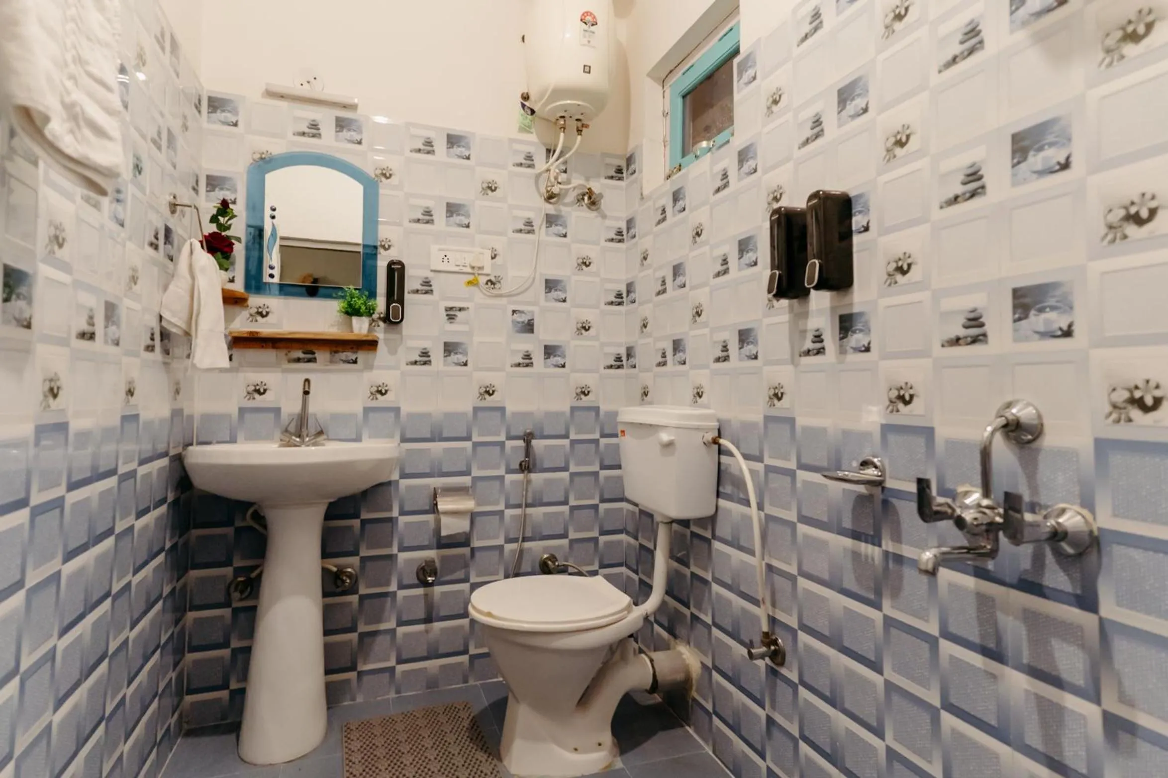 Toilet in The Hood