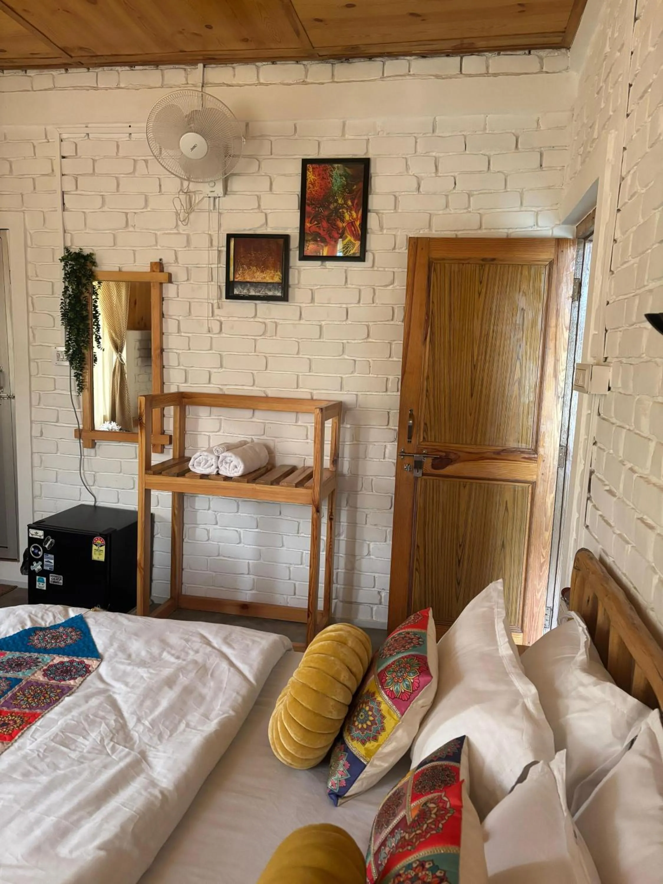 Bedroom, Bed in The Hood