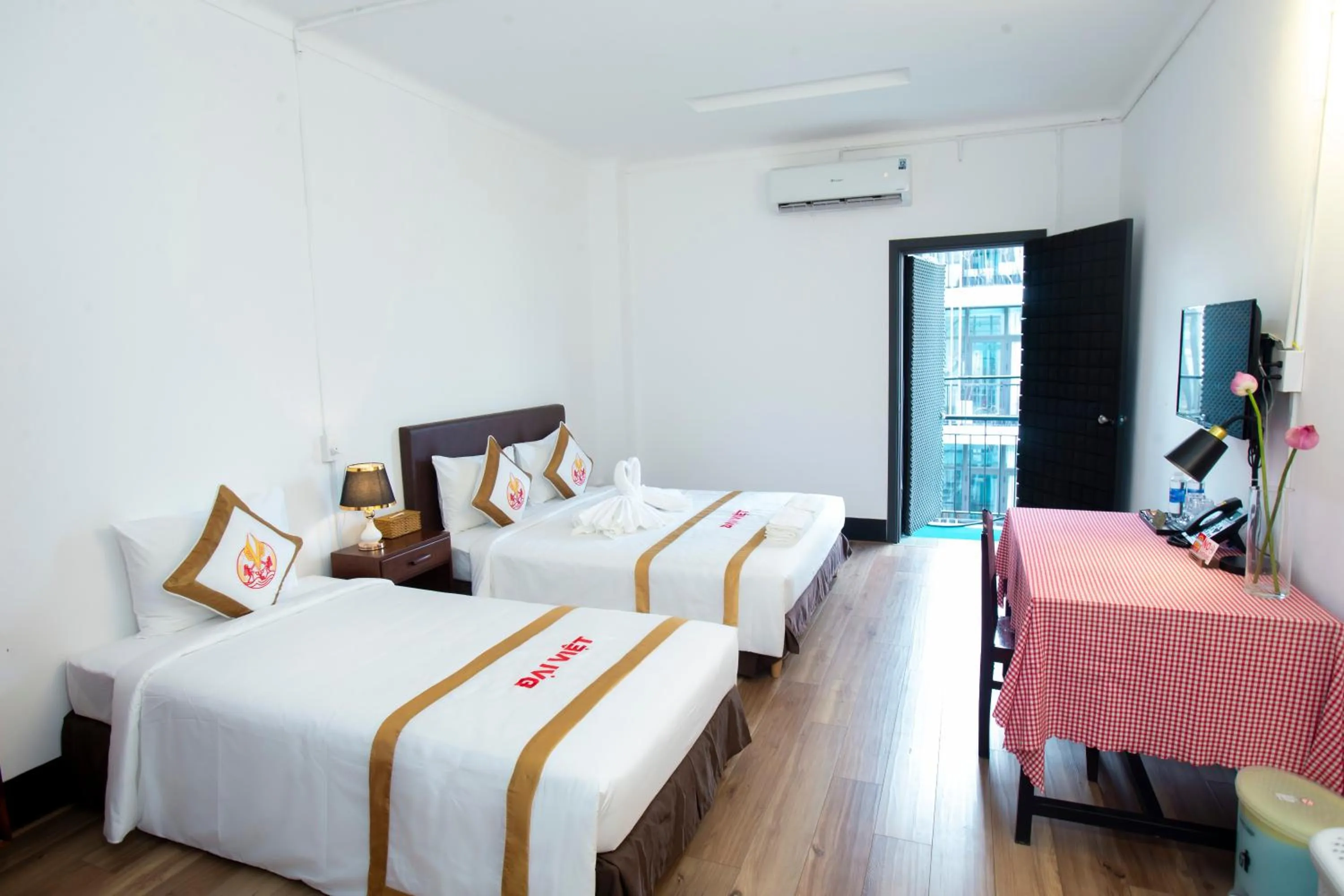 Bed in THE RICE HOTEL Nong Thon Dai Viet 131 Bui Vien