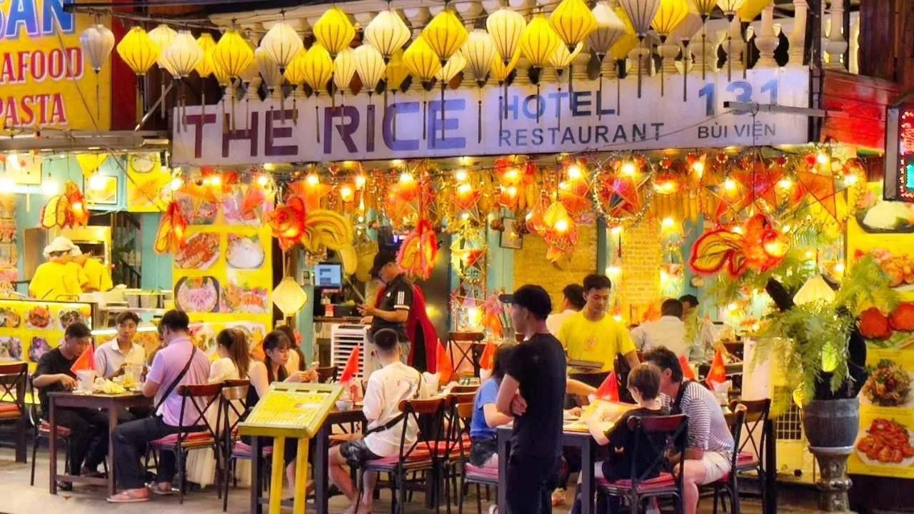 Restaurant/places to eat in THE RICE HOTEL Nong Thon Dai Viet 131 Bui Vien