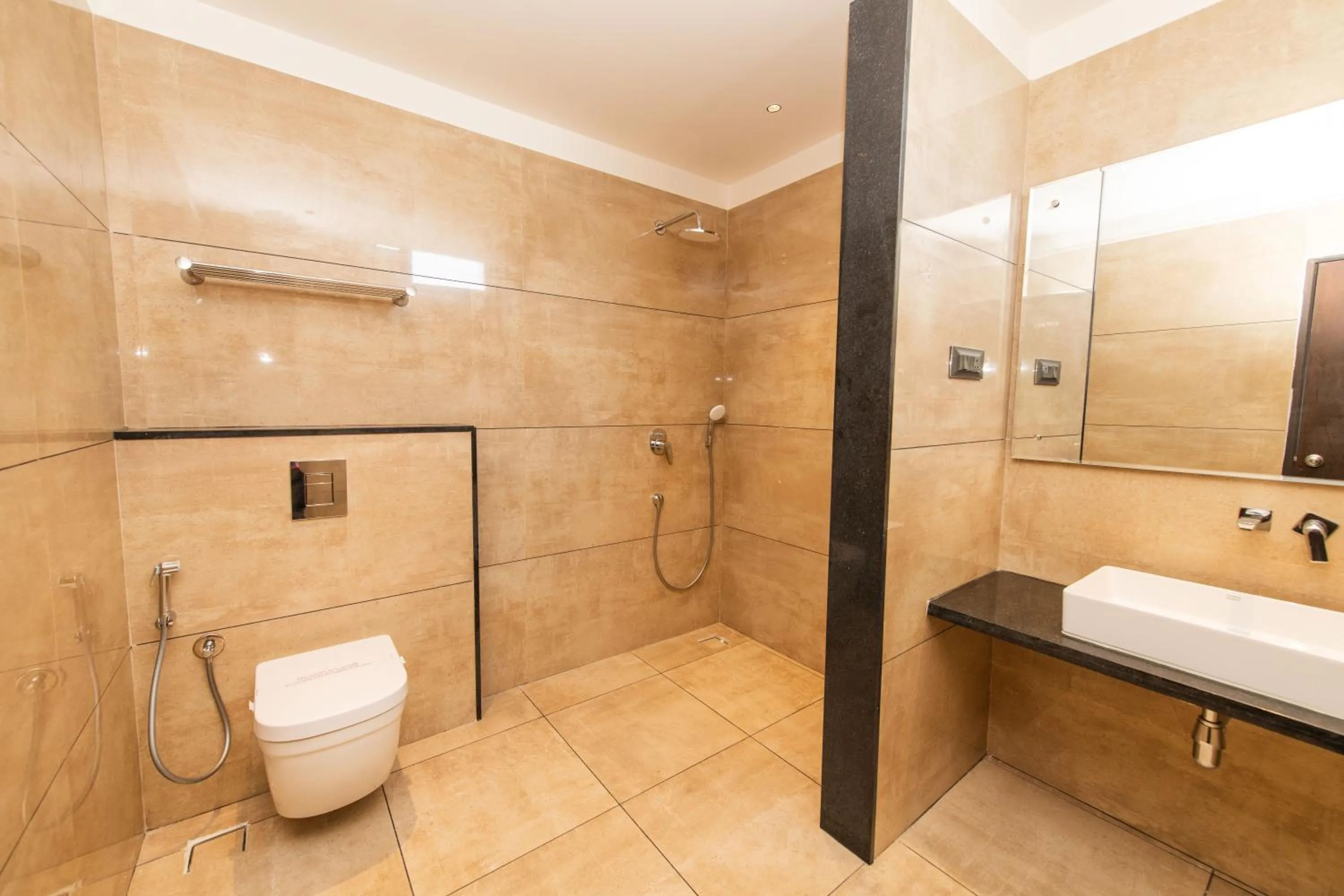 Shower in Hotel Mysore Radiance