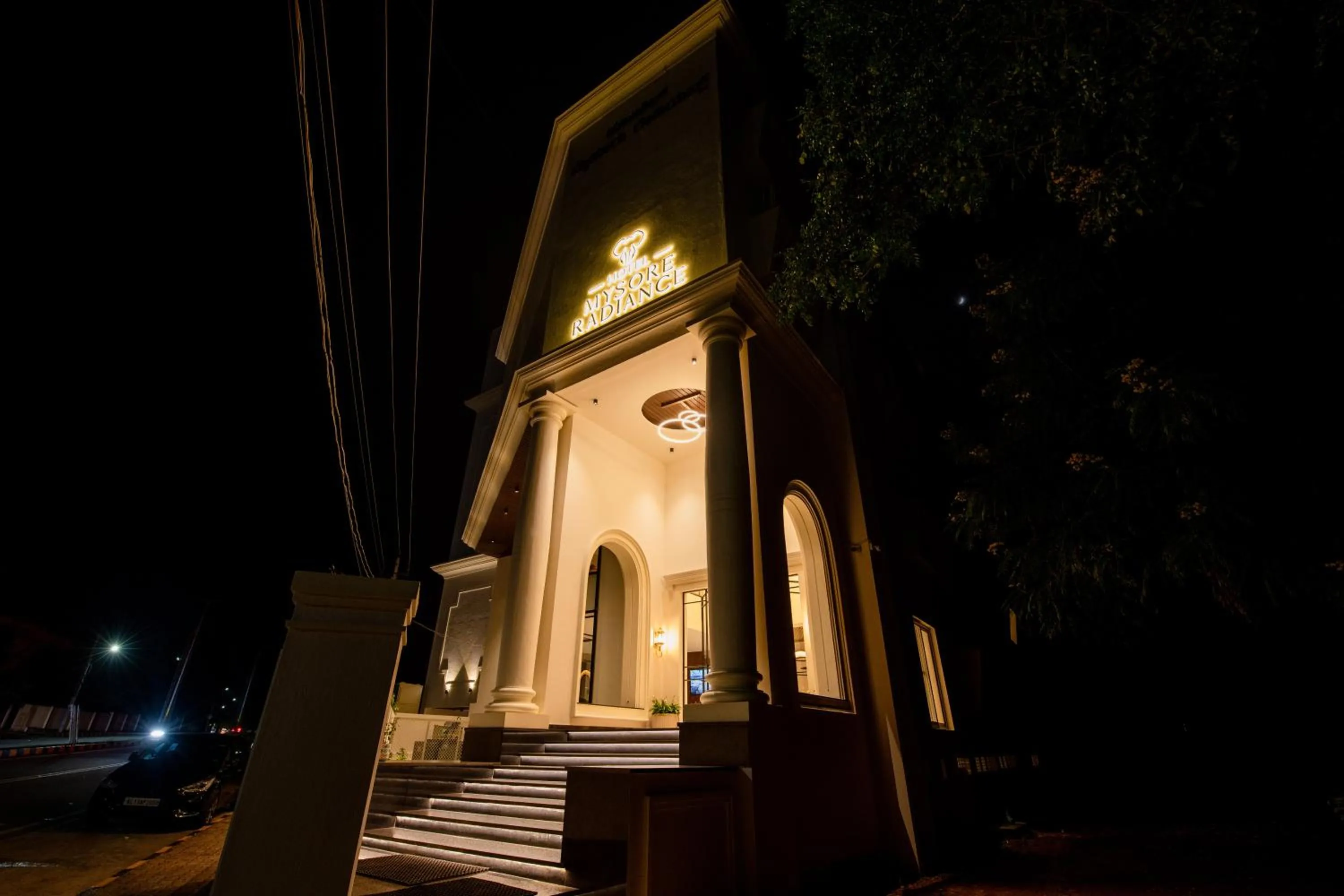 Facade/entrance in Hotel Mysore Radiance