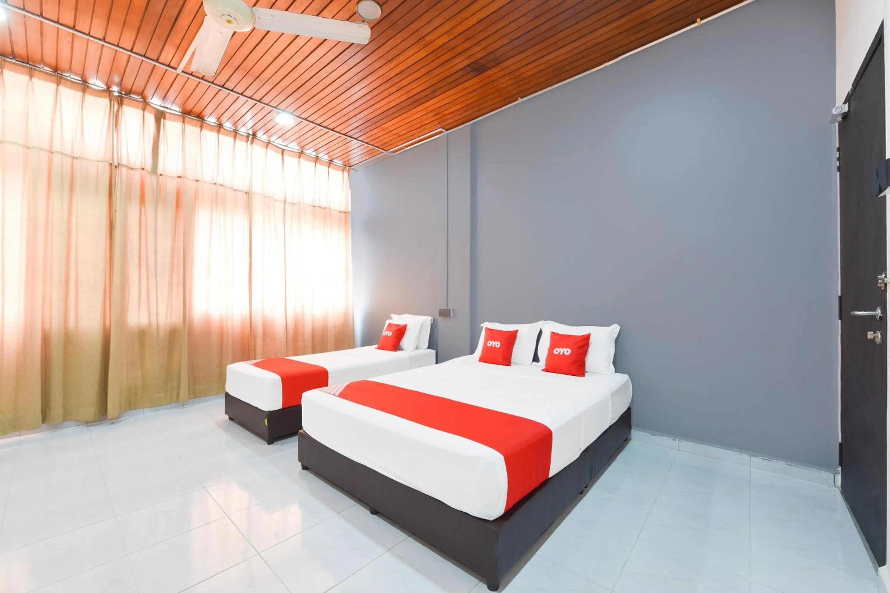 Bedroom in OYO 91052 Hotel Kenangan