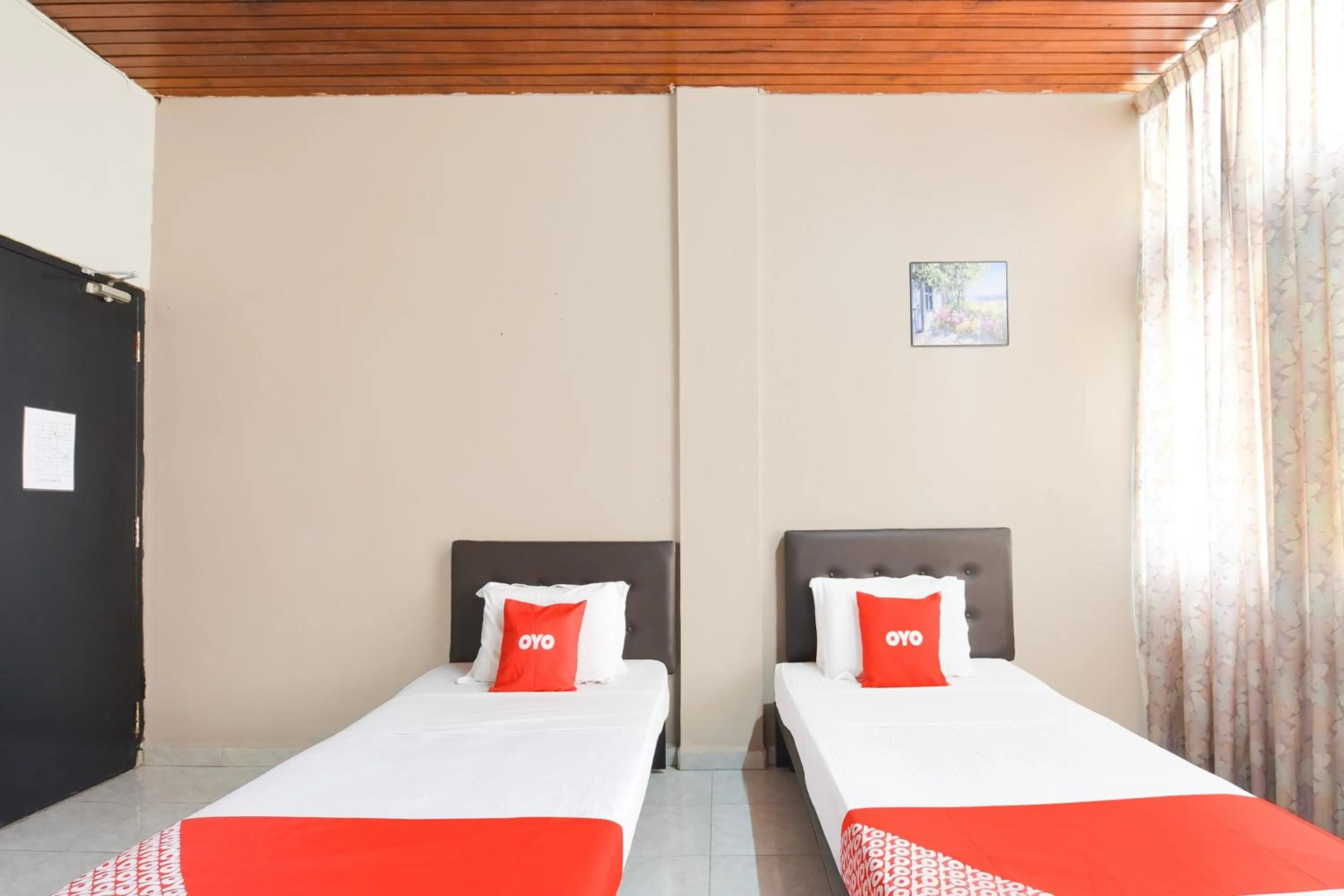 Bedroom in OYO 91052 Hotel Kenangan