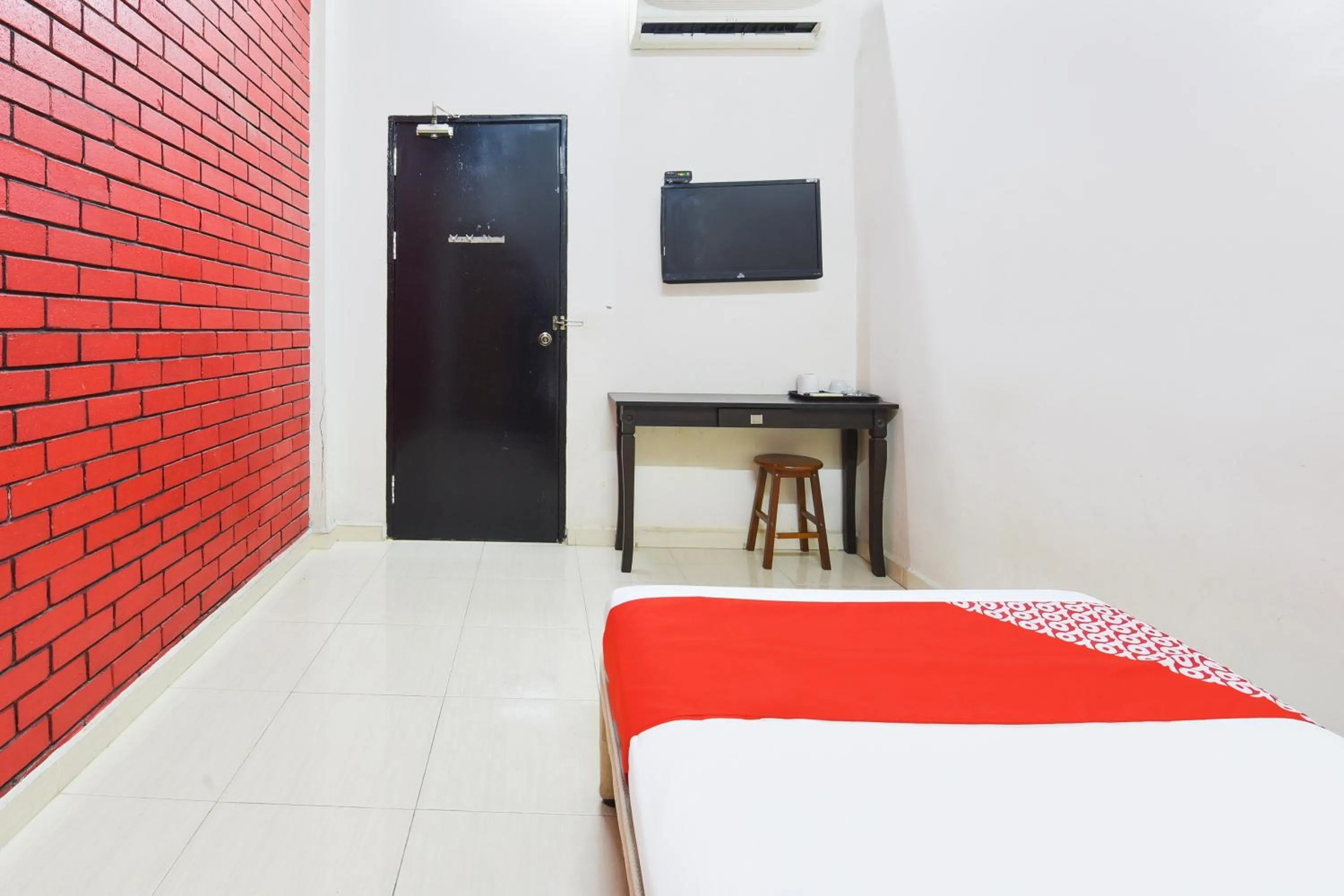 Bedroom in OYO 91052 Hotel Kenangan