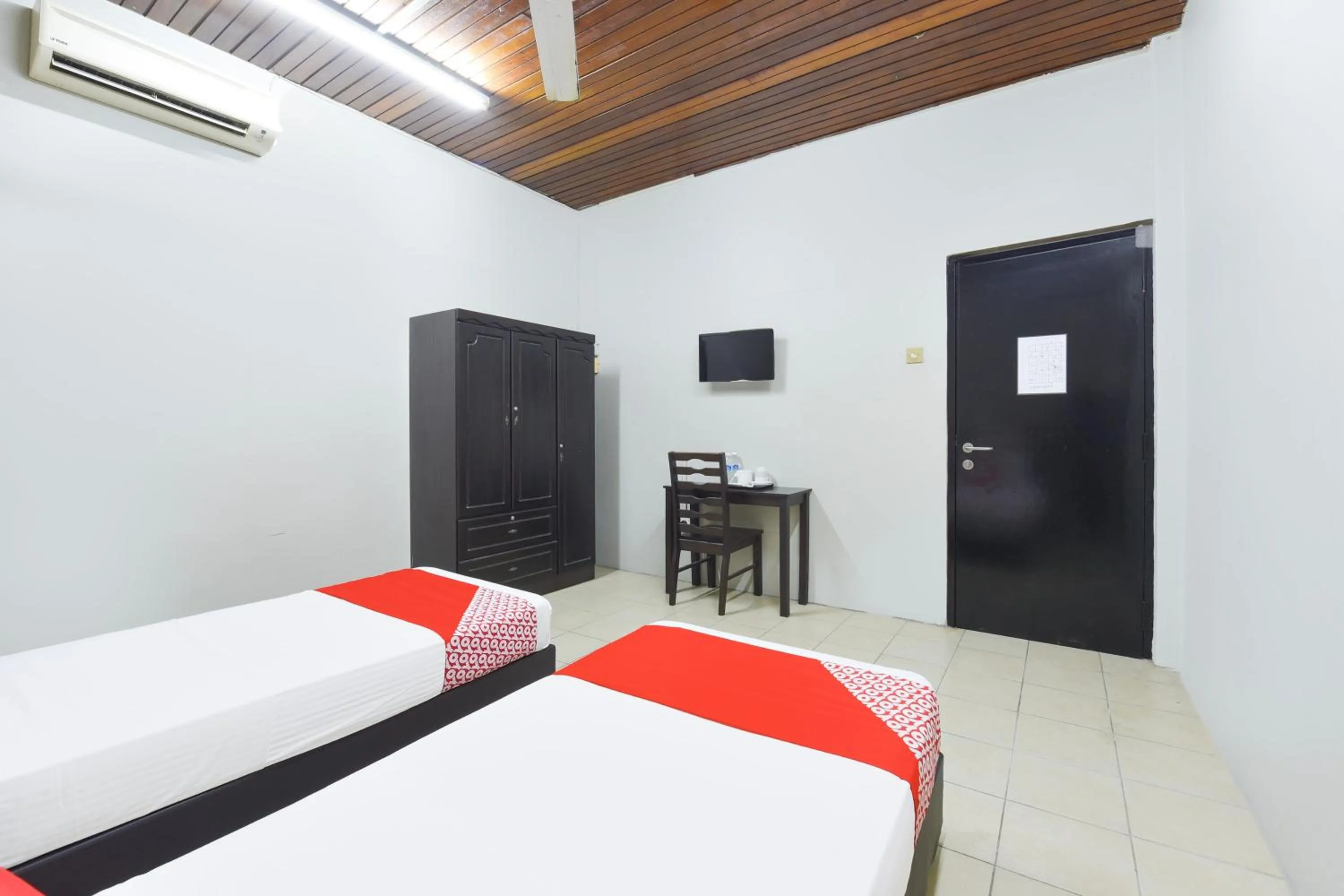 Bedroom in OYO 91052 Hotel Kenangan