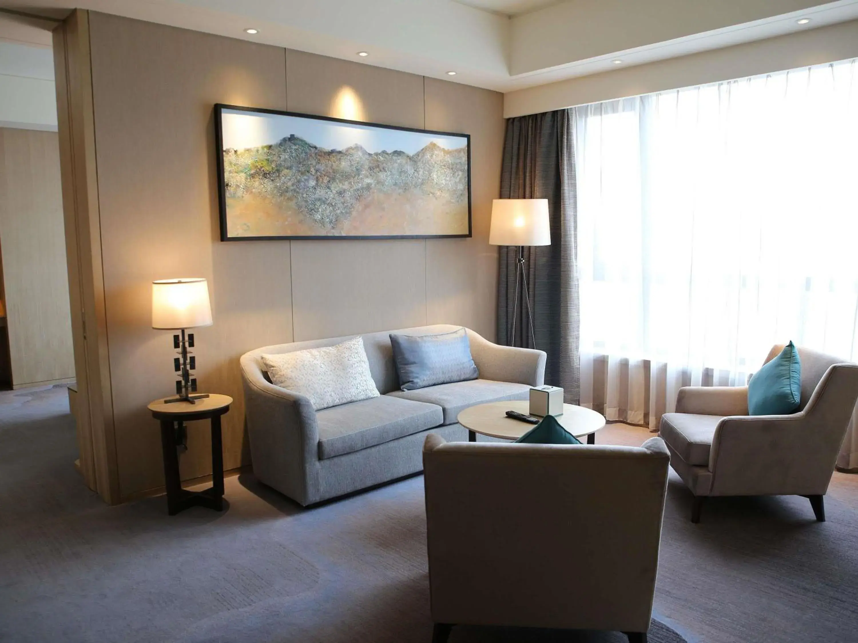 Deluxe King Suite - High Floor in Pullman Taiyuan Deluxe King Suite - High Floor in Pullman Taiyuan
