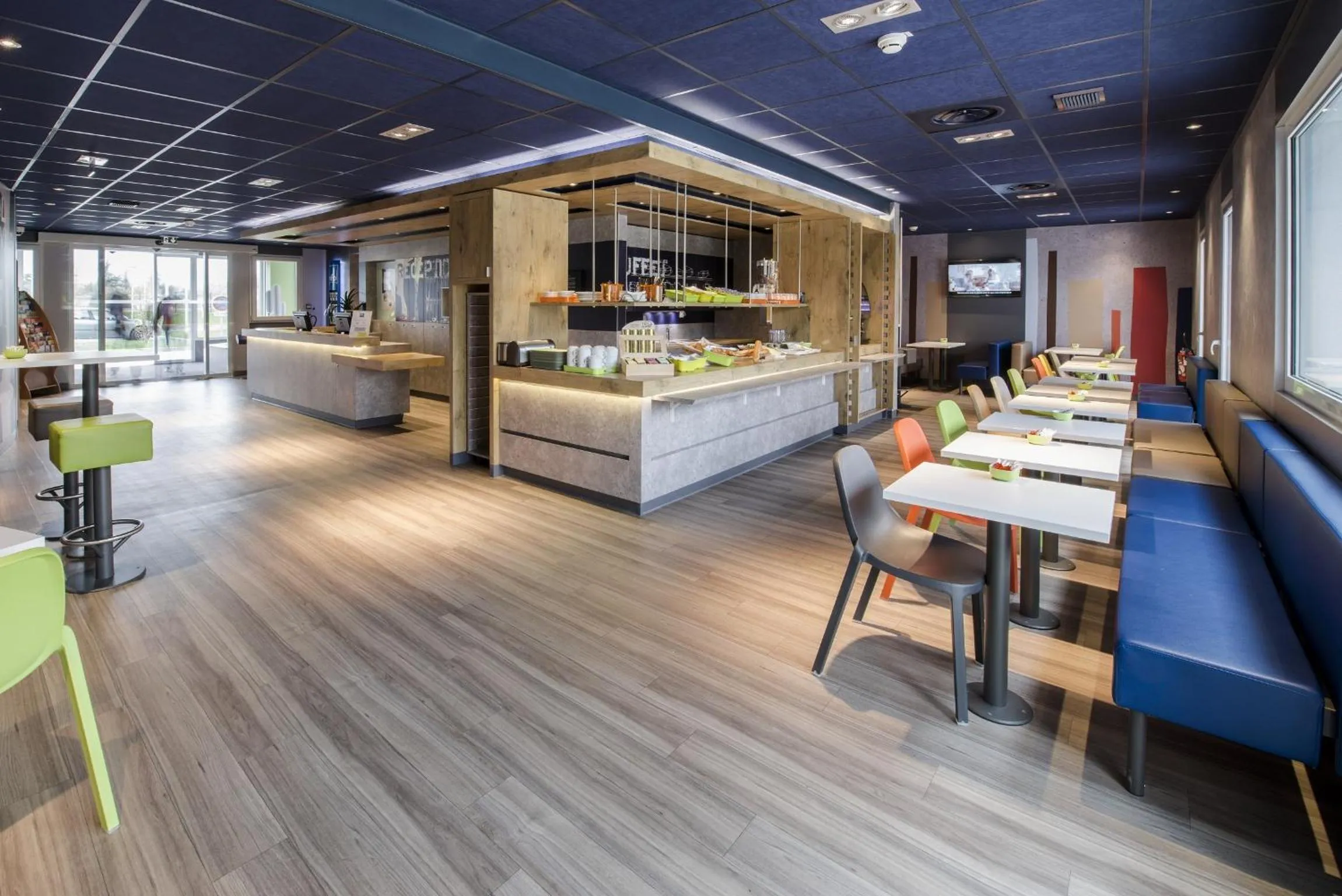 Restaurant/places to eat in Ibis Budget Valence Sud