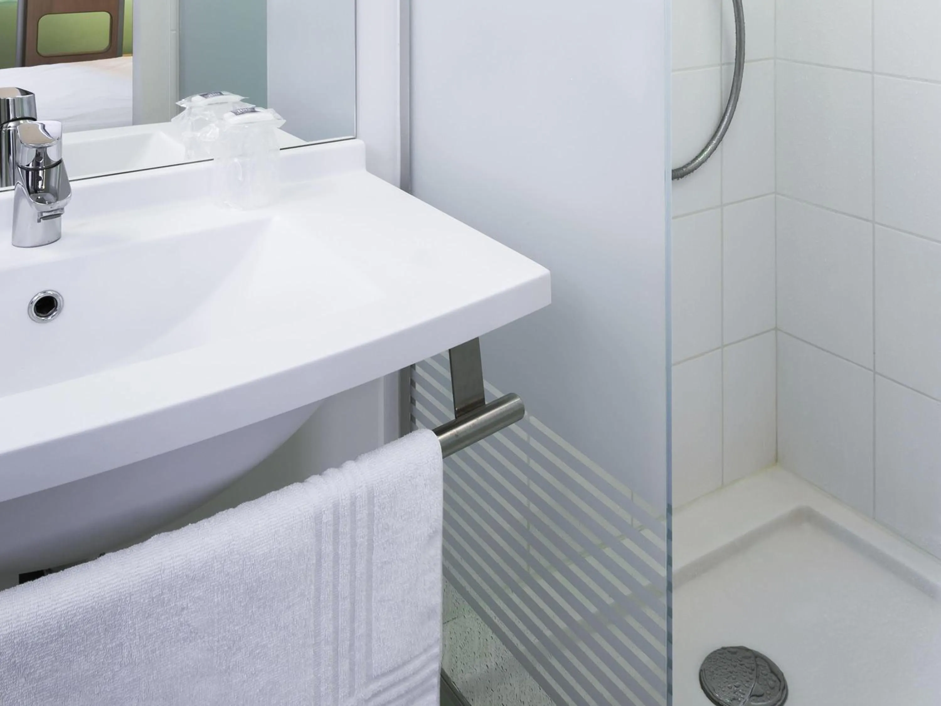 Bedroom in Ibis Budget Valence Sud