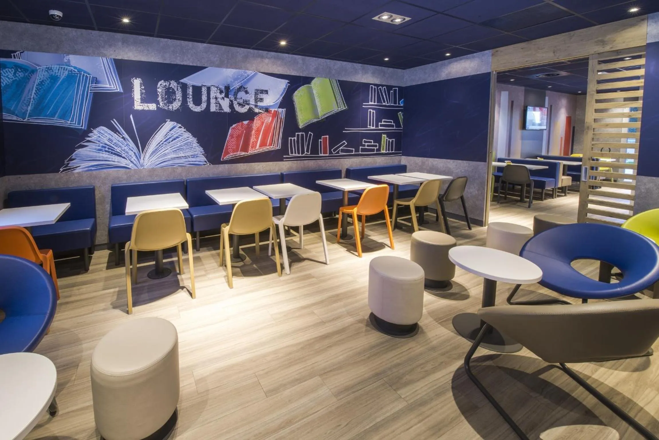 TV and multimedia in Ibis Budget Valence Sud