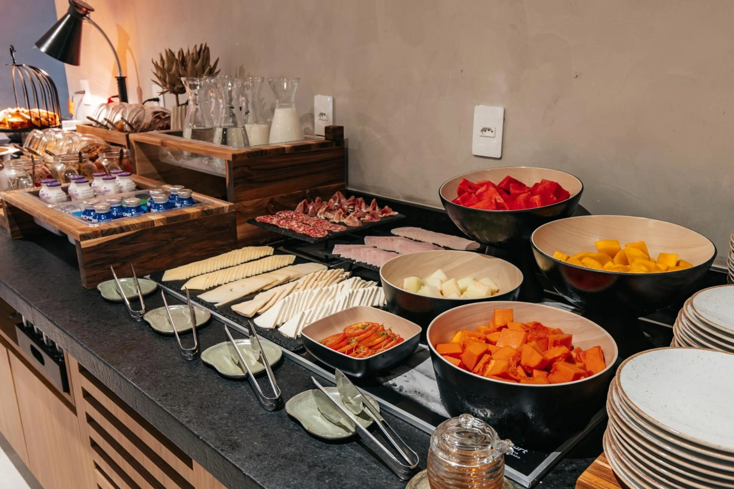 Restaurant/places to eat in WTC Goiânia Stay & Hotel by Atlantica