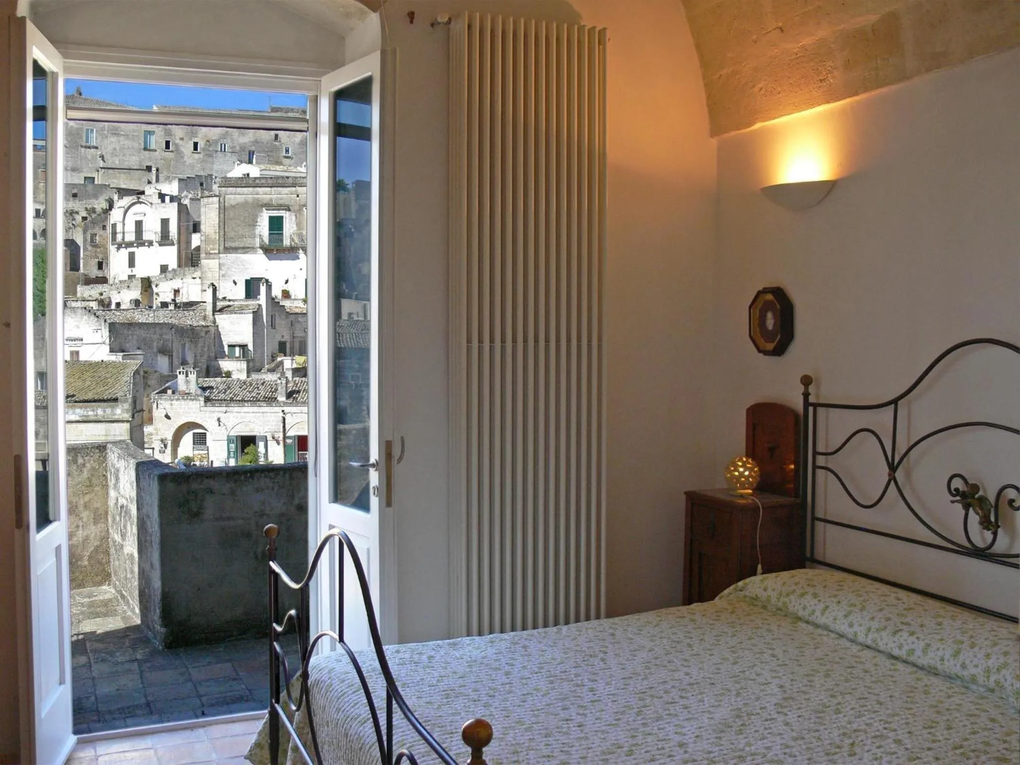 View (from property/room), Bed in Il Sasso e la Seta