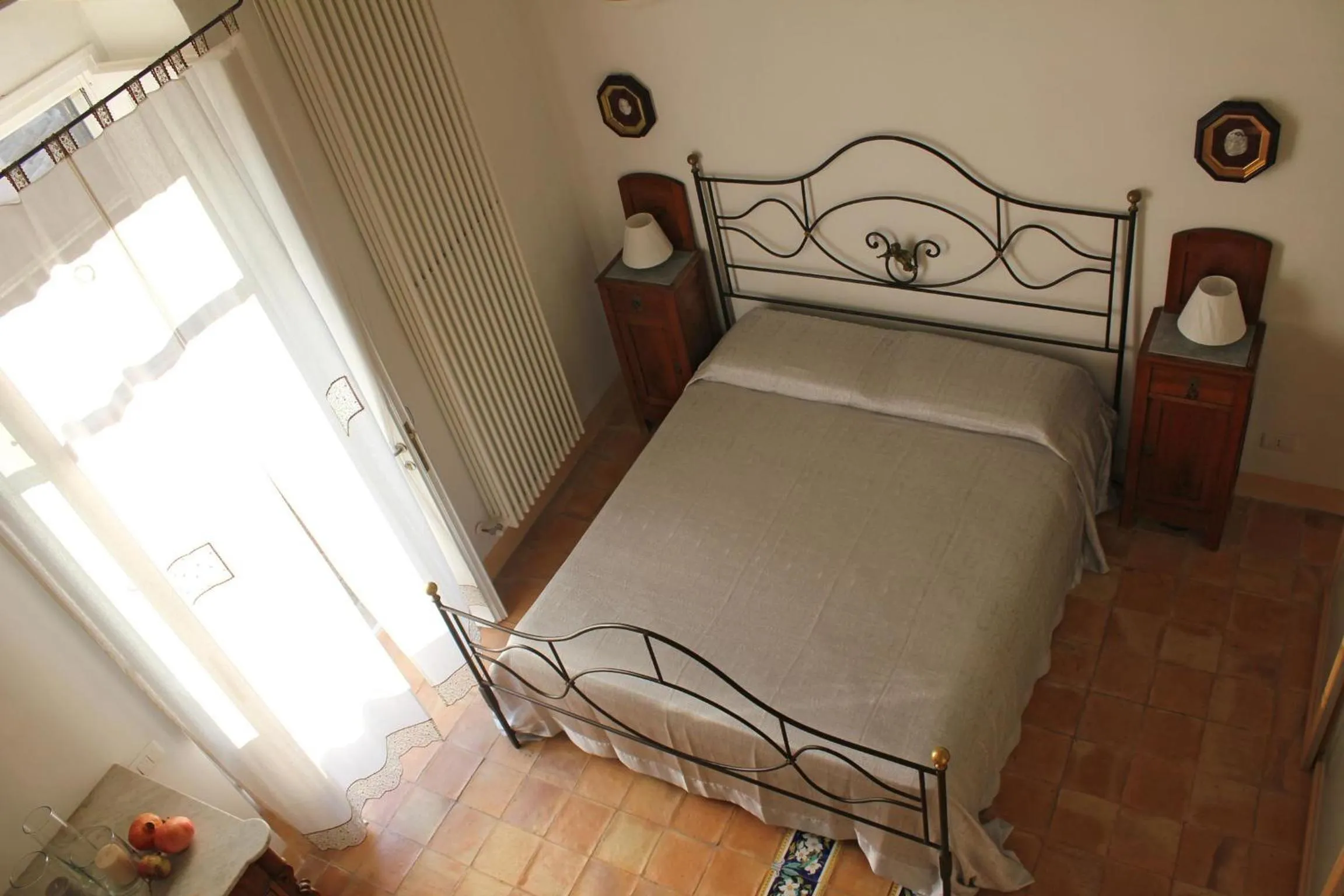 Decorative detail, Bed in Il Sasso e la Seta