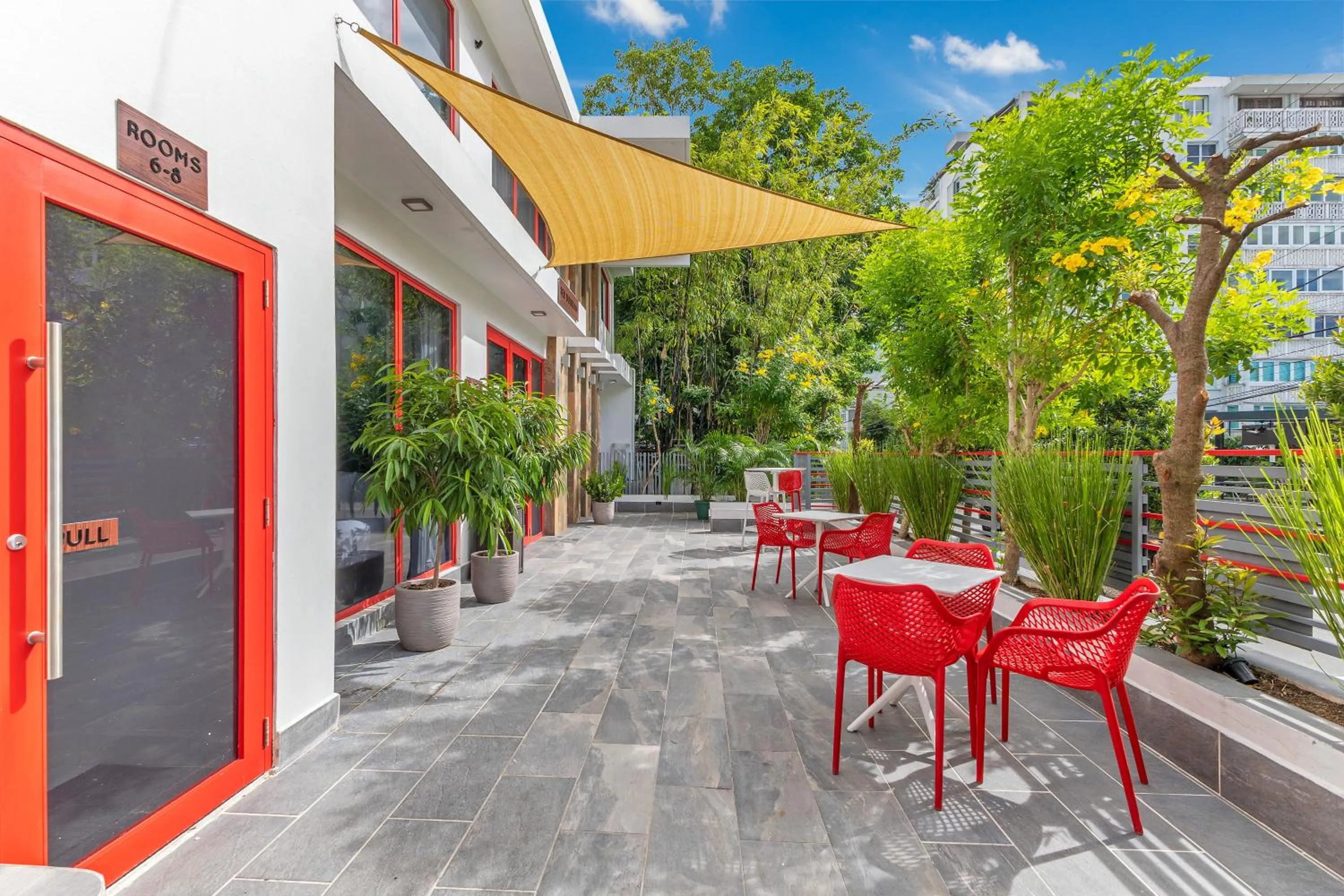 Patio in Red Door Inn