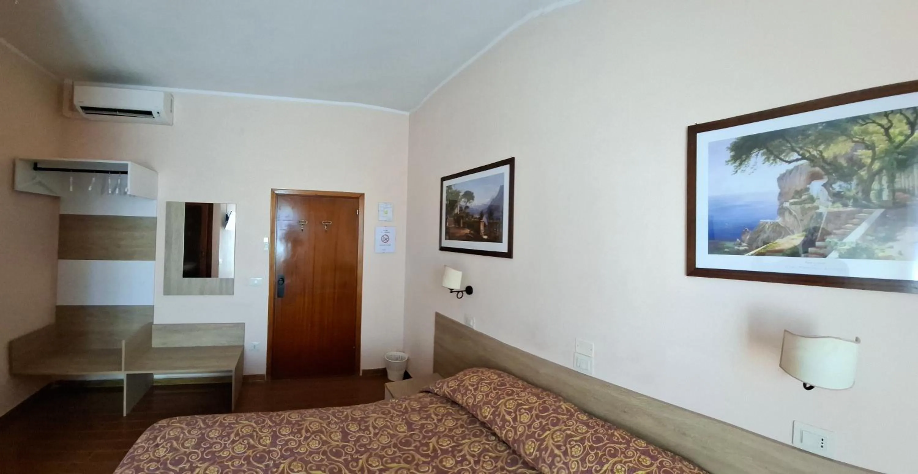 Bedroom, Bed in Hotel Lea