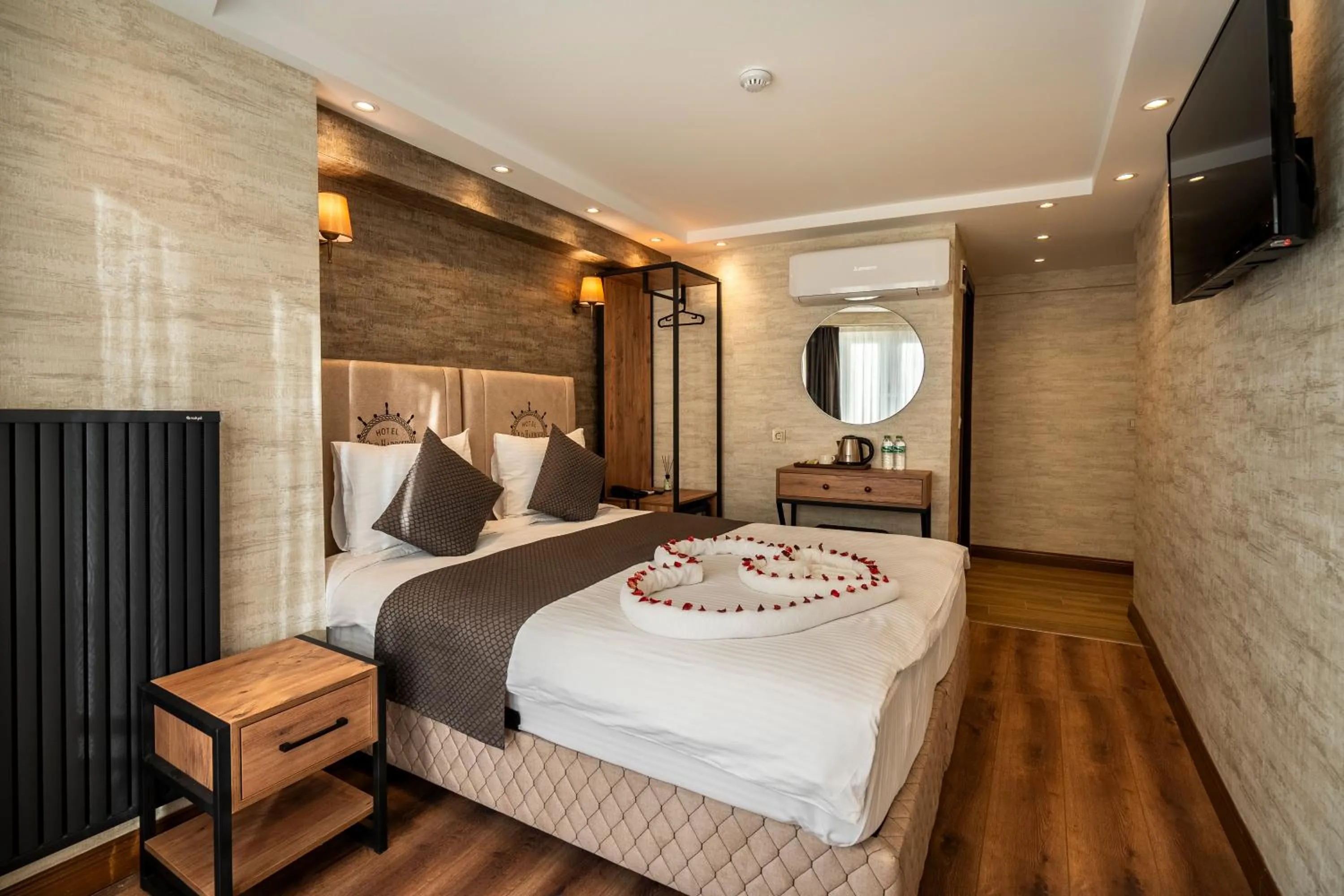 Bed in Old Harbour Hotel istanbul