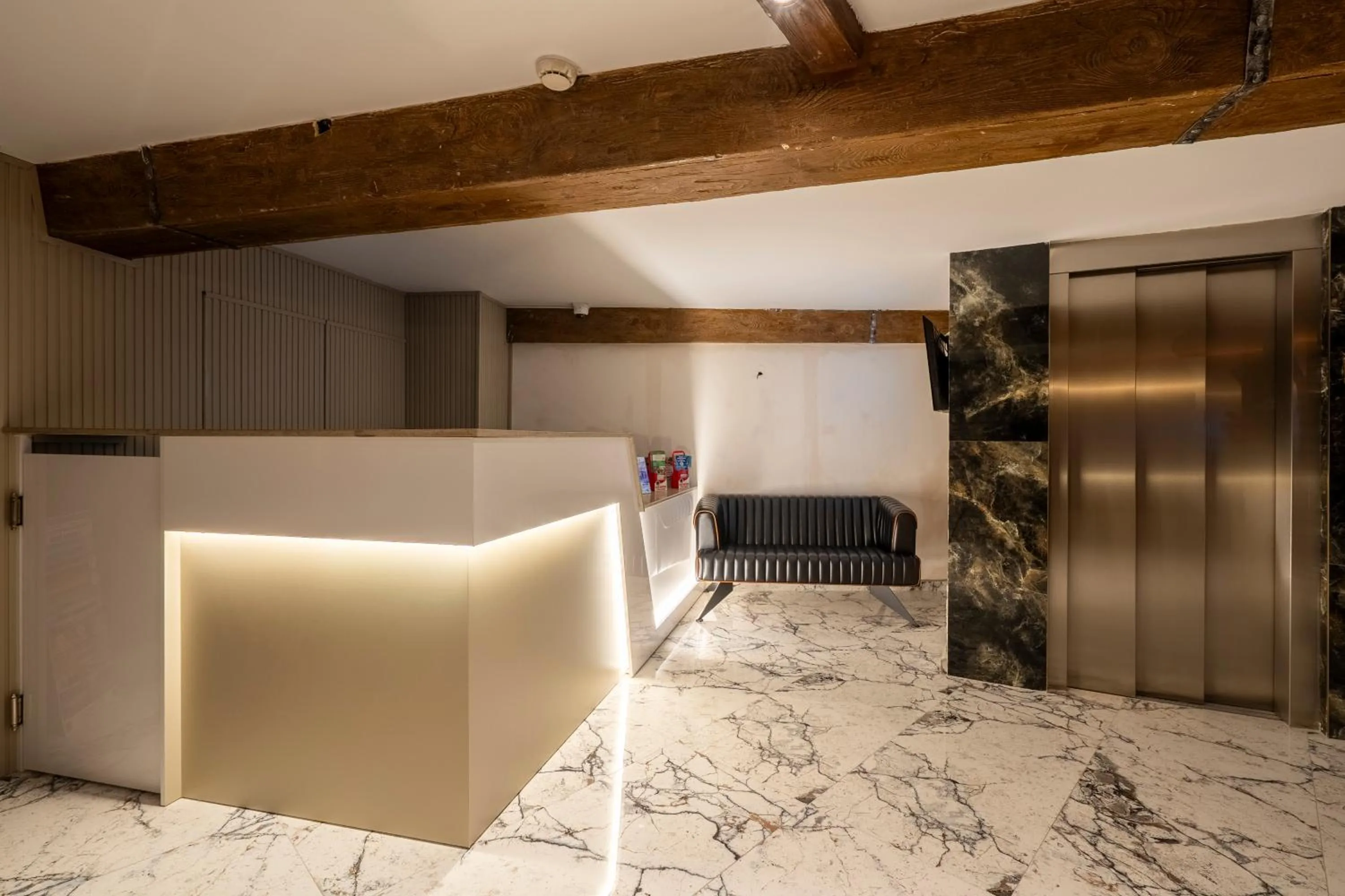 Lobby or reception in Old Harbour Hotel istanbul