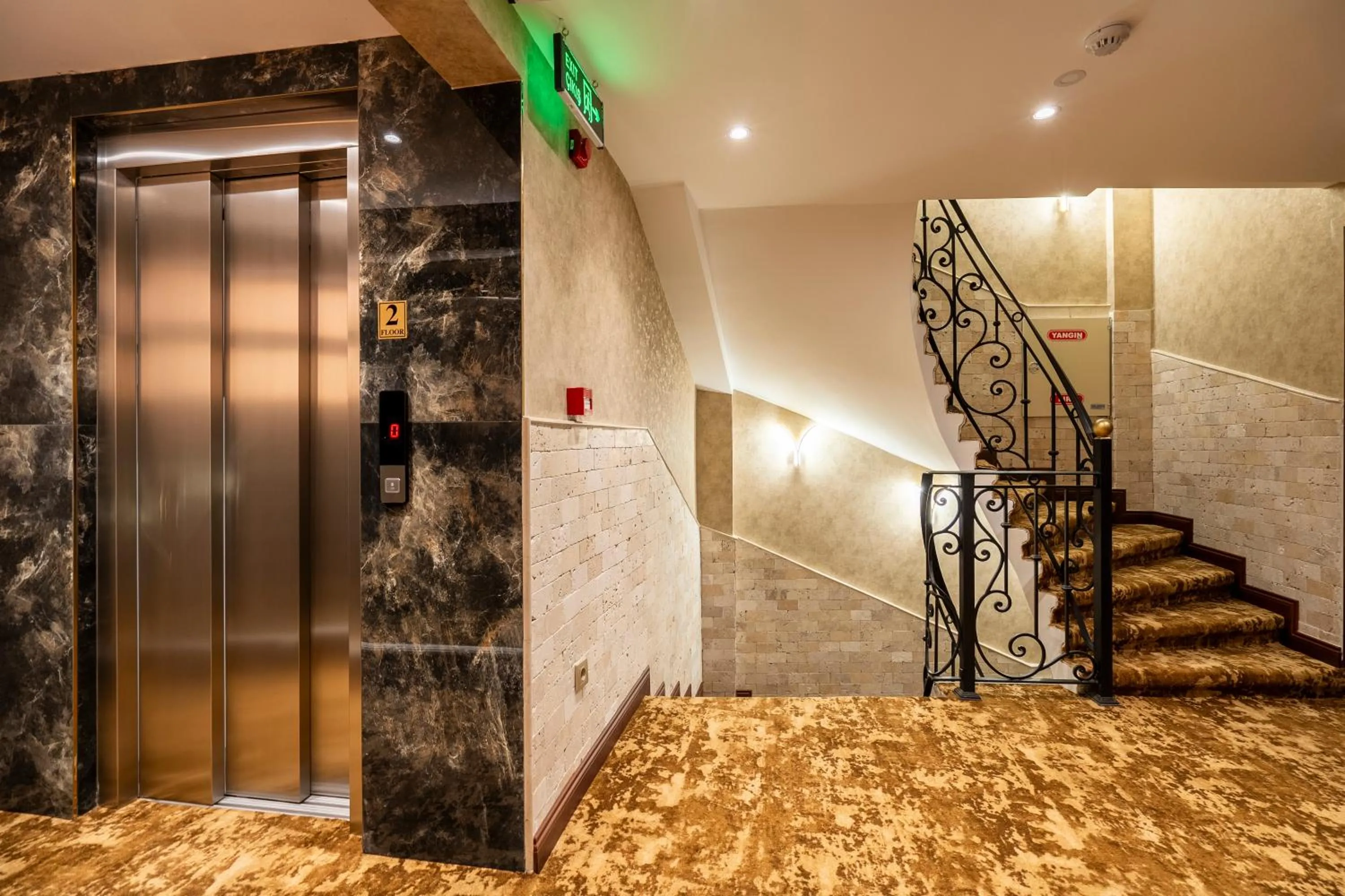 elevator in Old Harbour Hotel istanbul