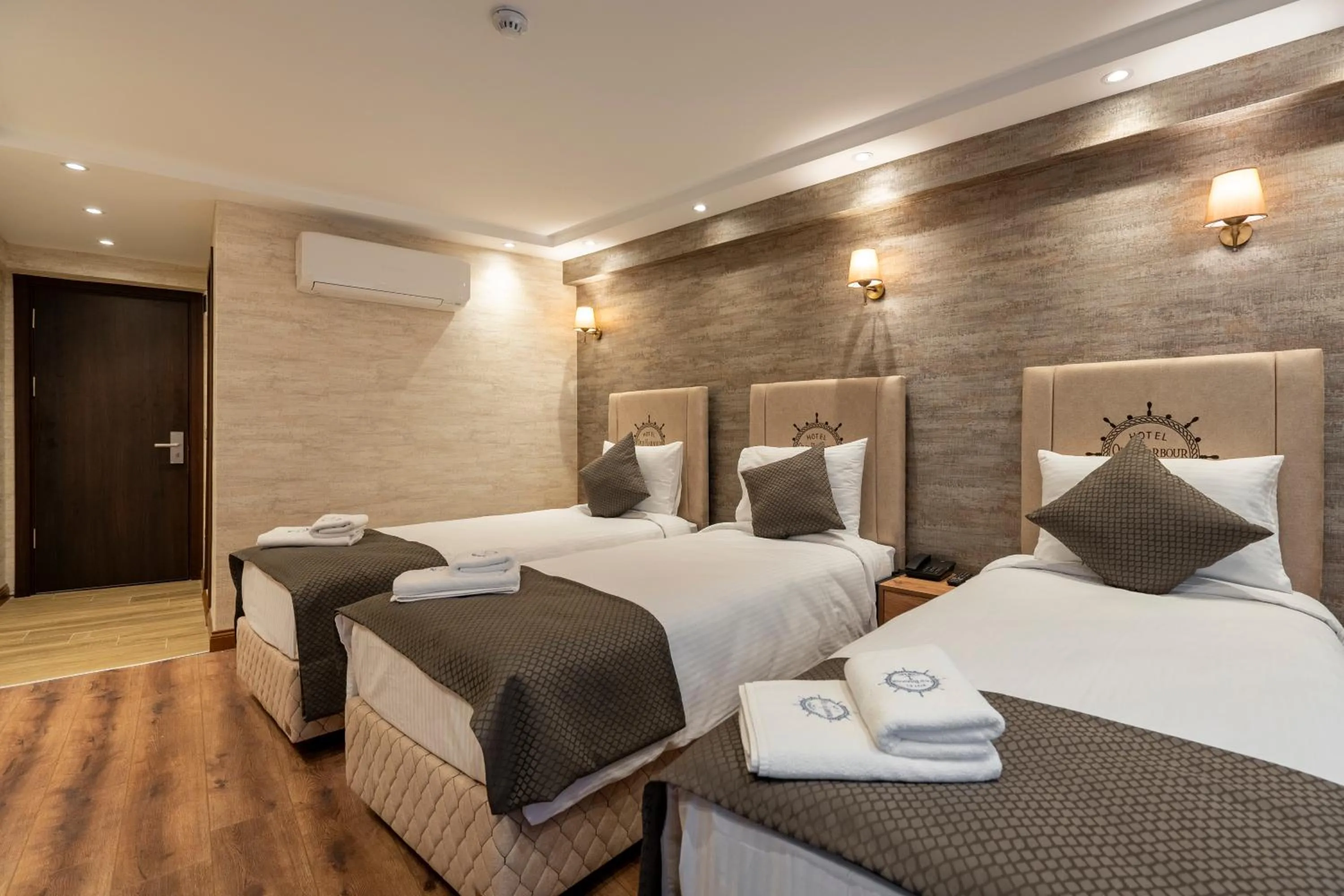 Bed in Old Harbour Hotel istanbul