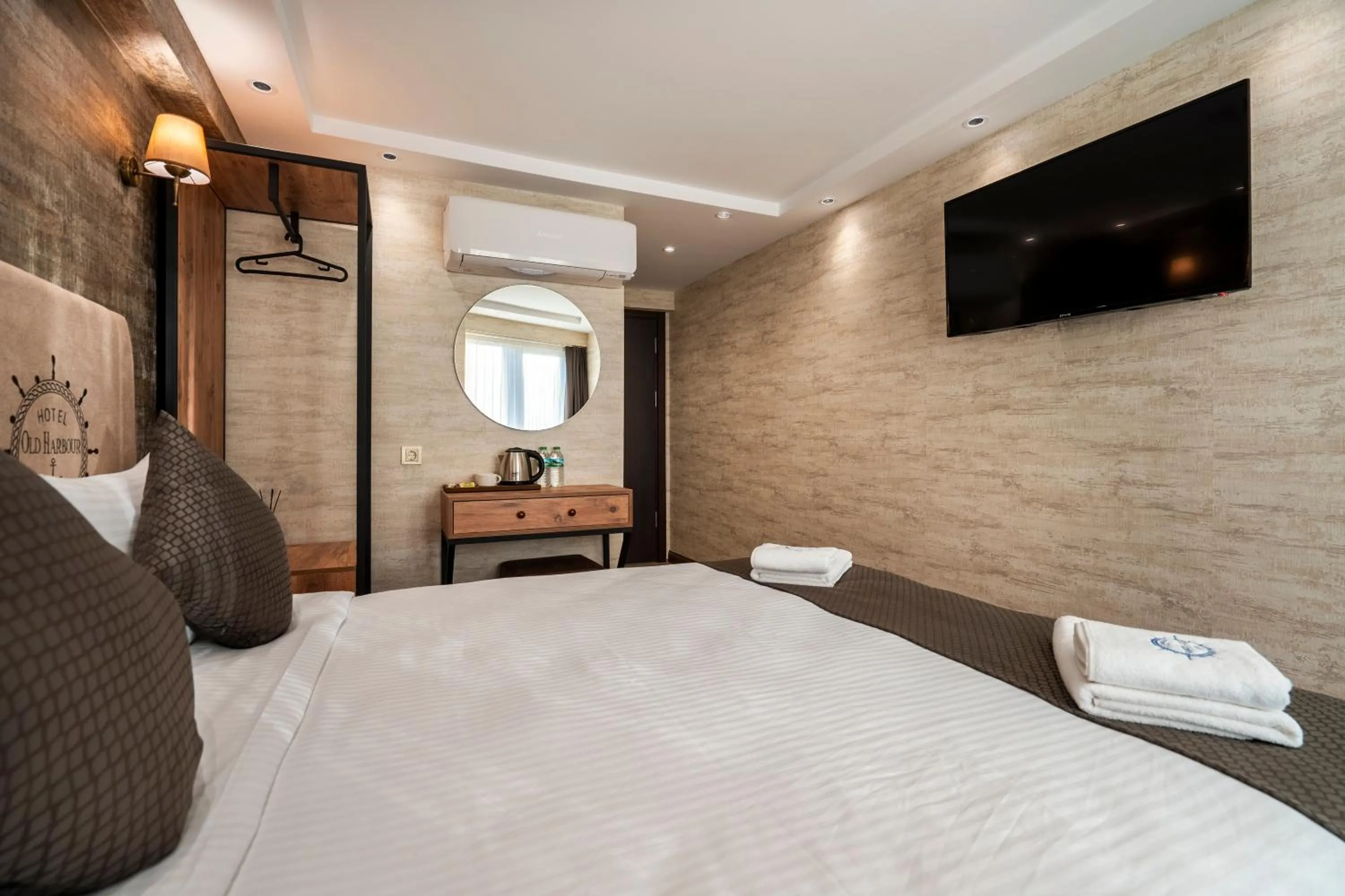 Bed in Old Harbour Hotel istanbul