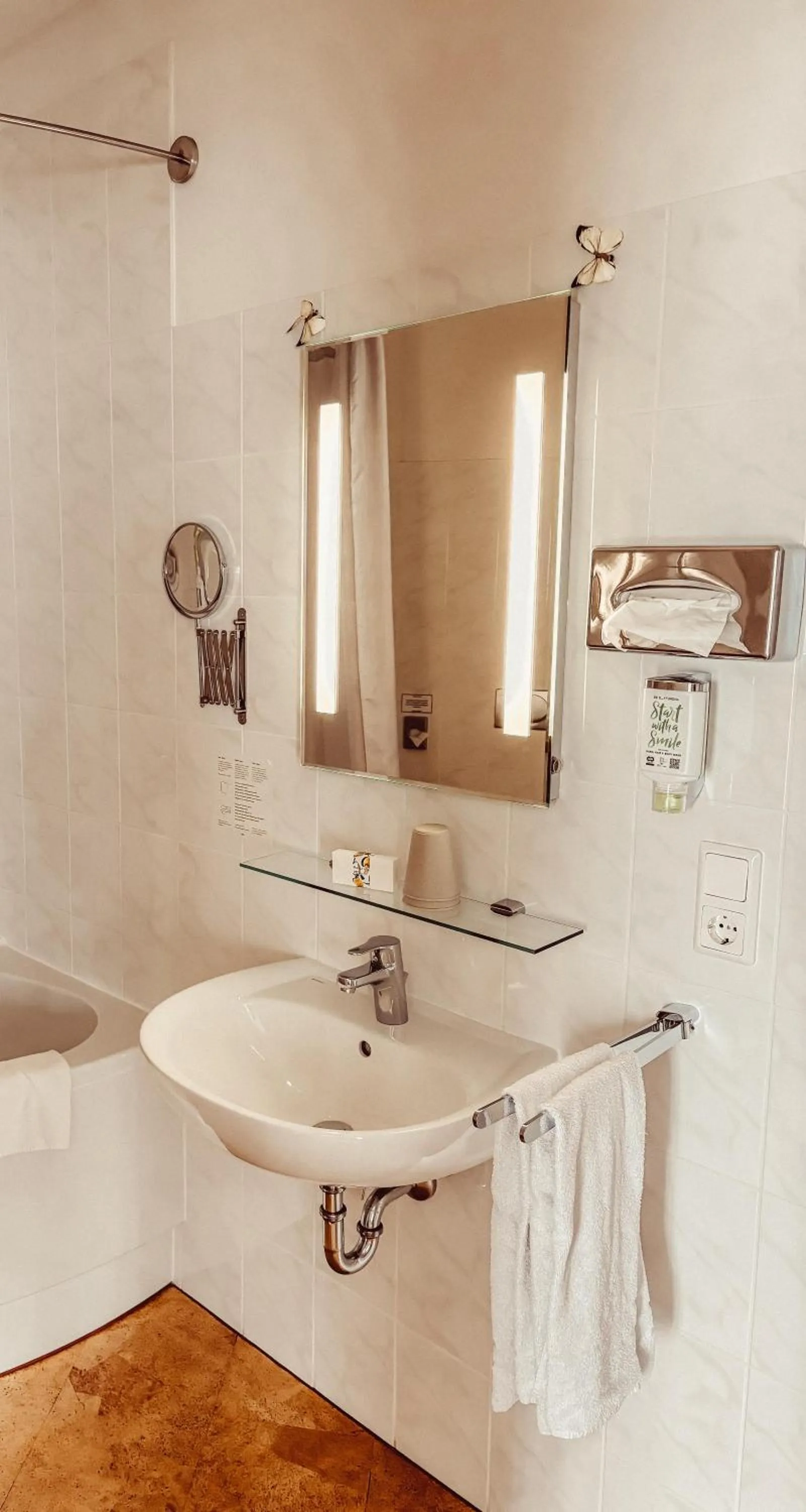 Bathroom in Komm' In Hotel