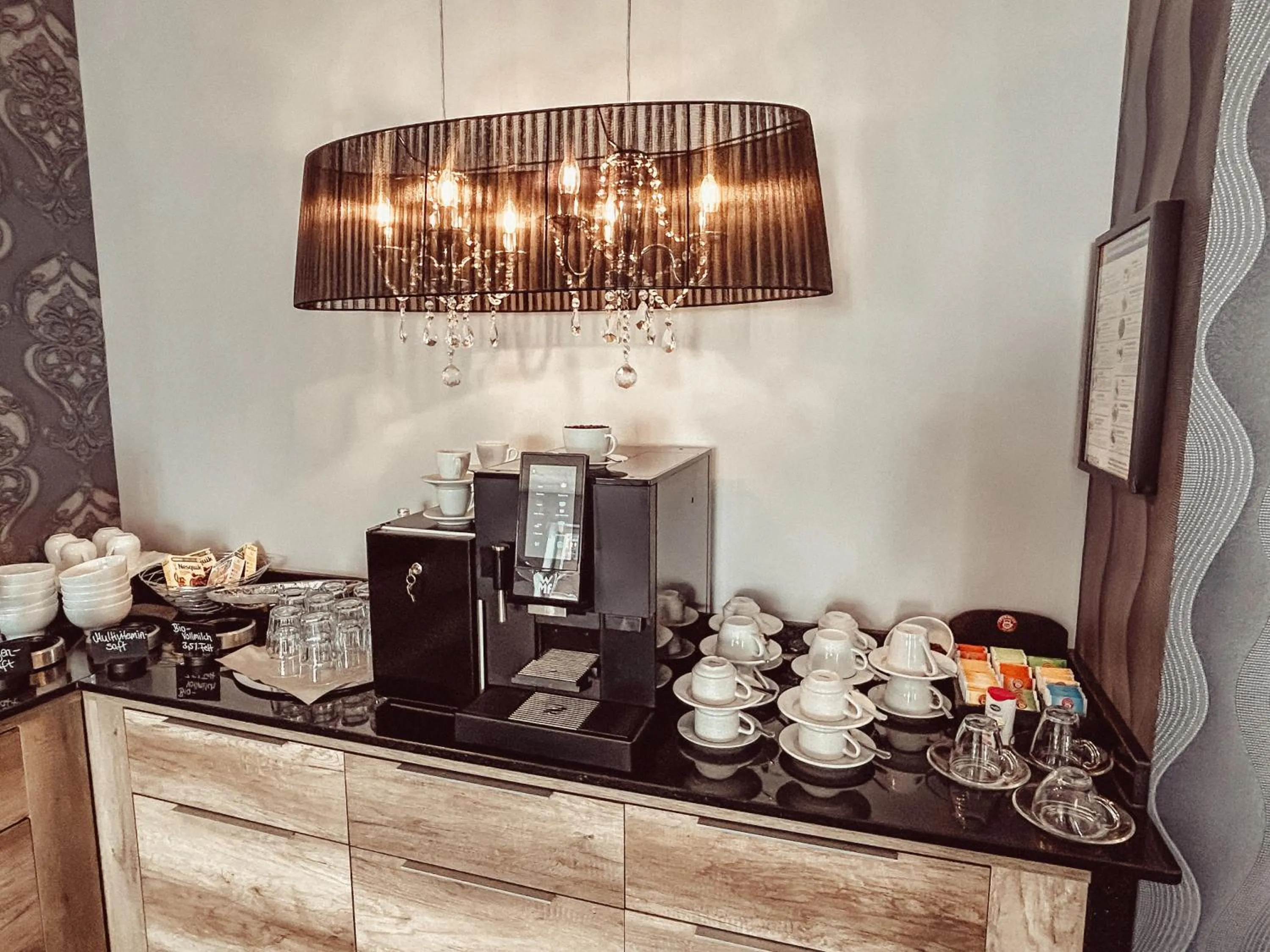 Coffee/tea facilities in Komm' In Hotel