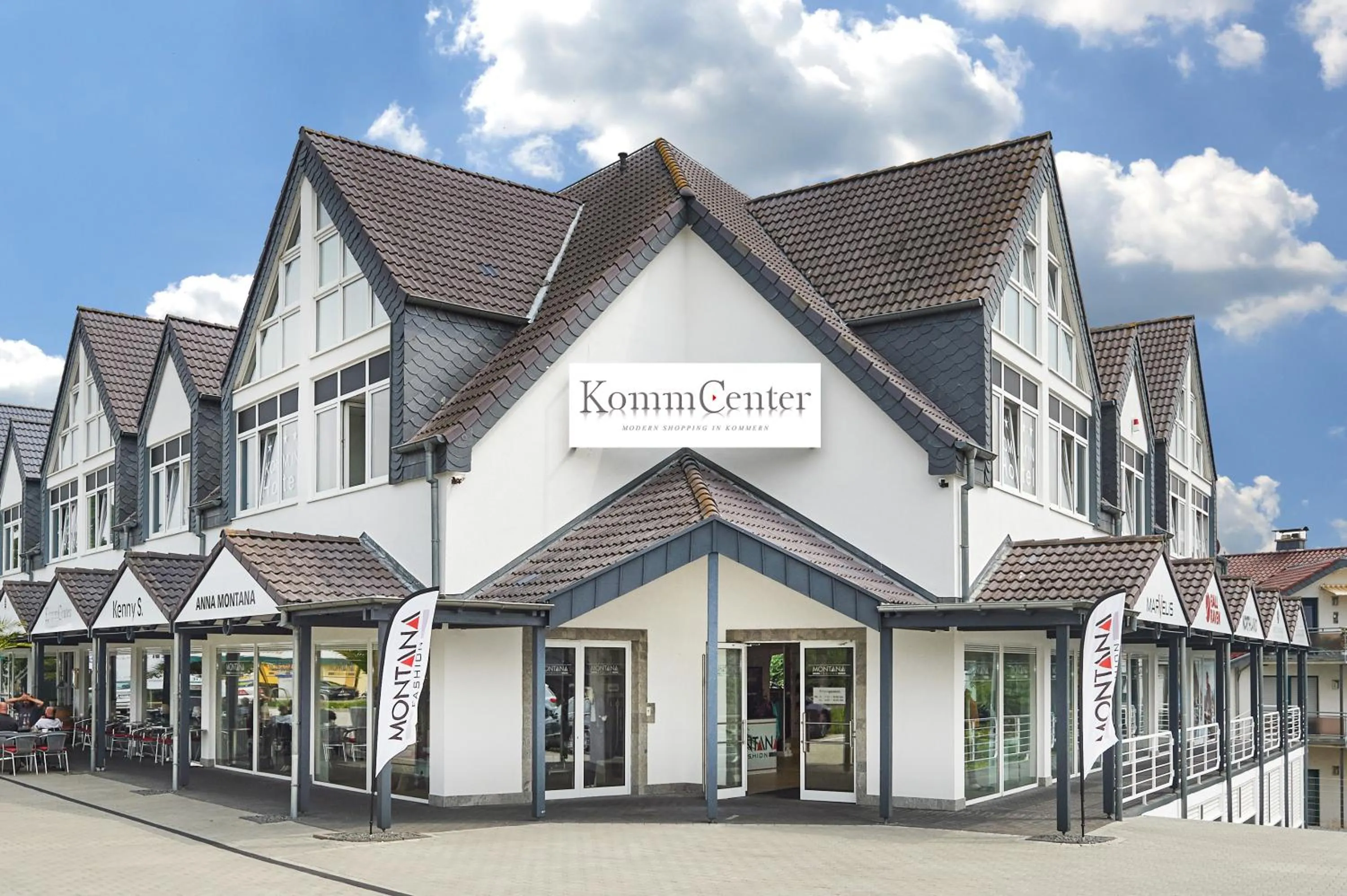 Property building in Komm' In Hotel