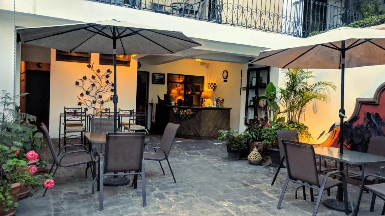 Patio in Hotel Posada de la Luna