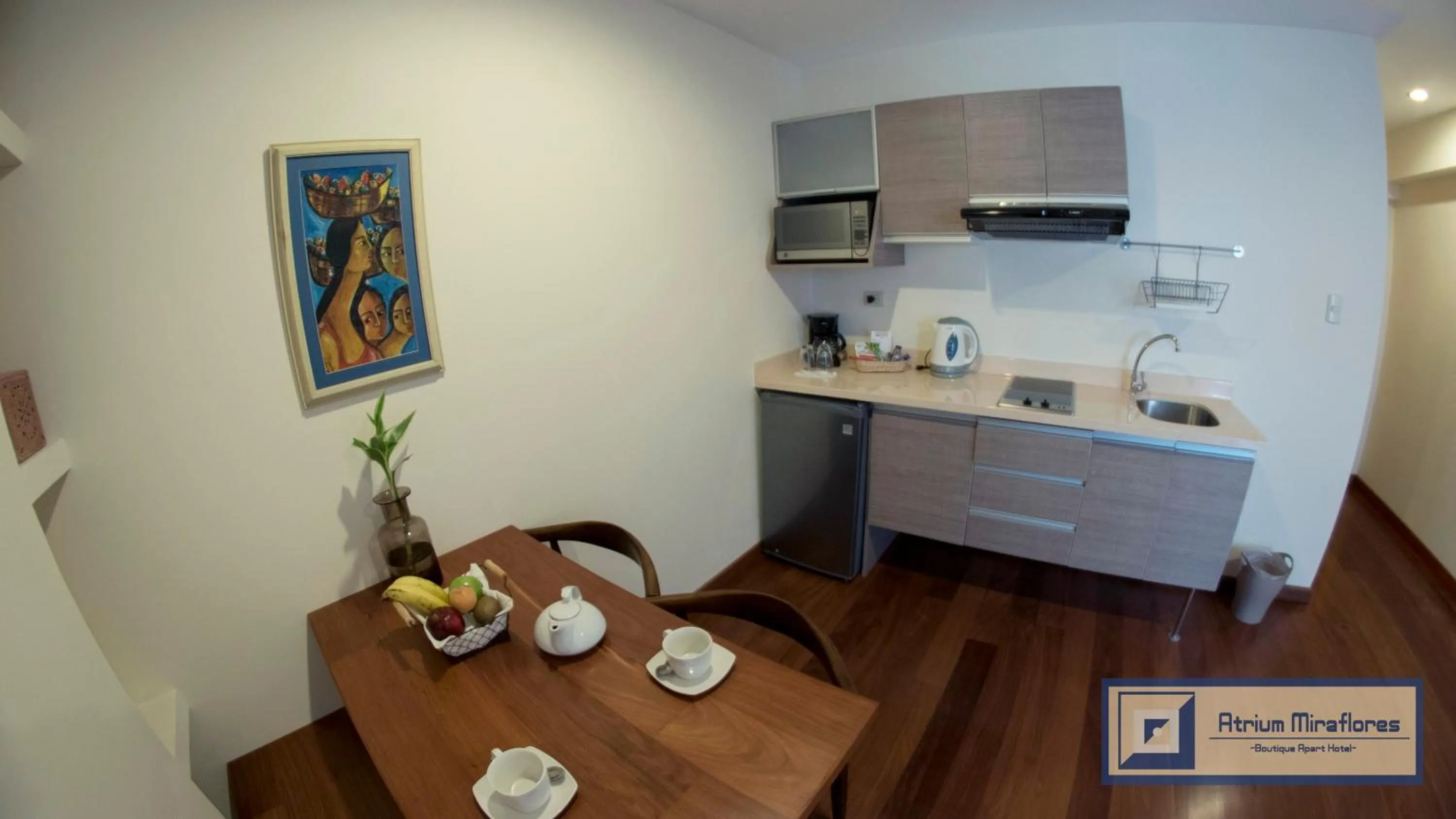 Coffee/tea facilities in Atrium Miraflores Hotel