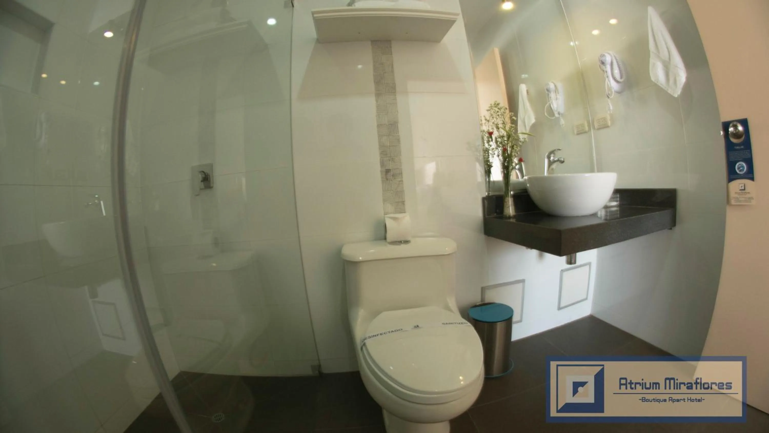 Bathroom in Atrium Miraflores Hotel