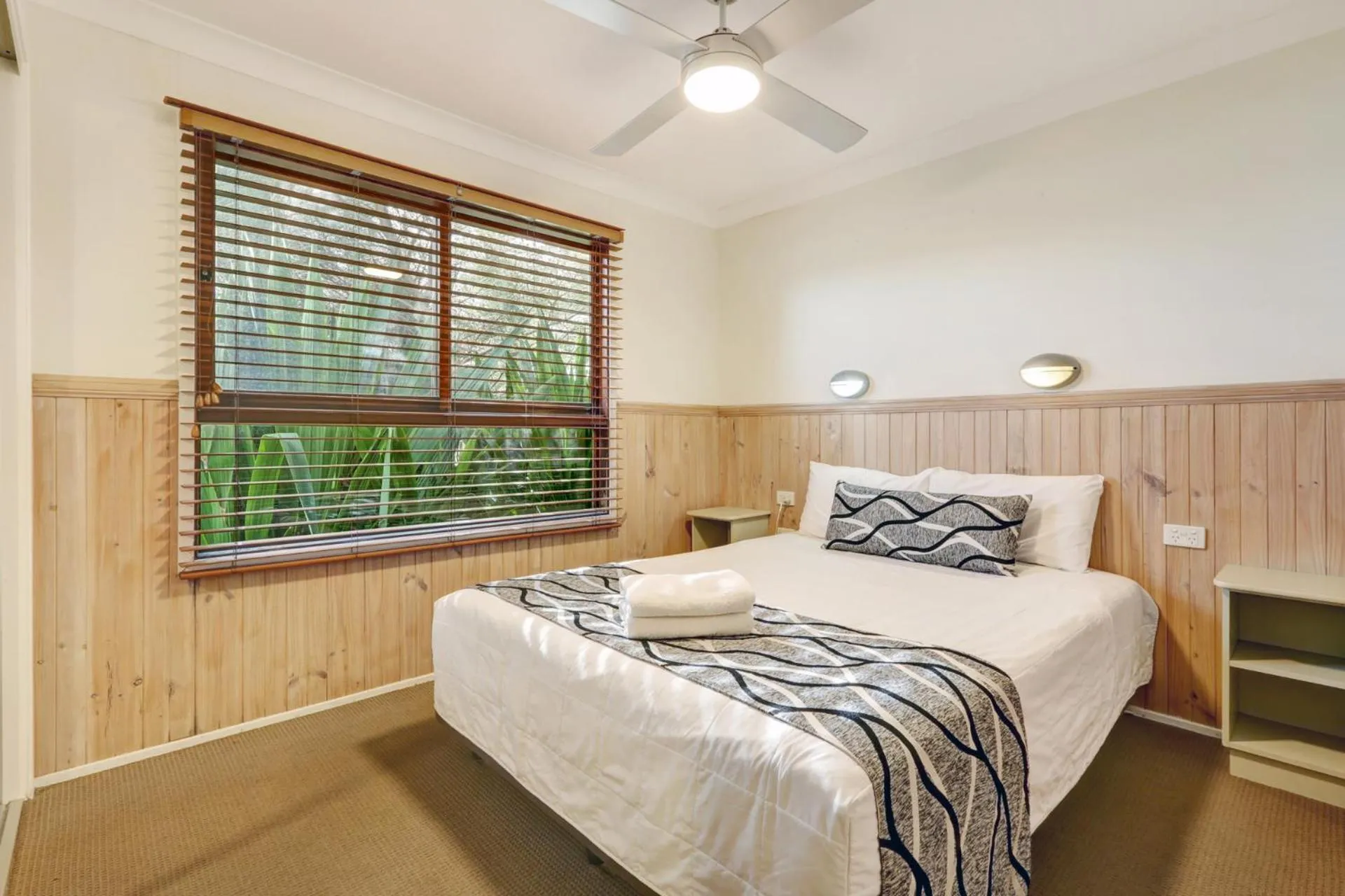 Bed in Kiama Harbour Cabins