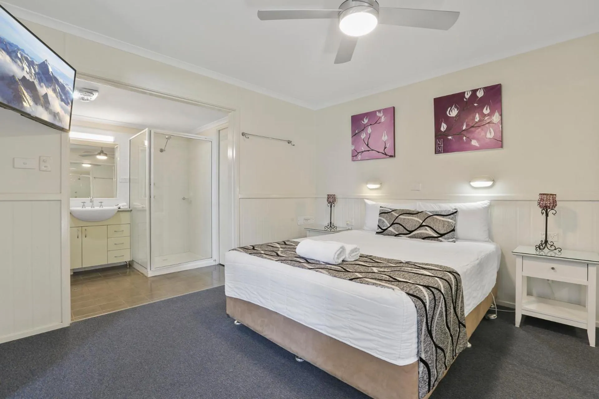 Bed in Kiama Harbour Cabins