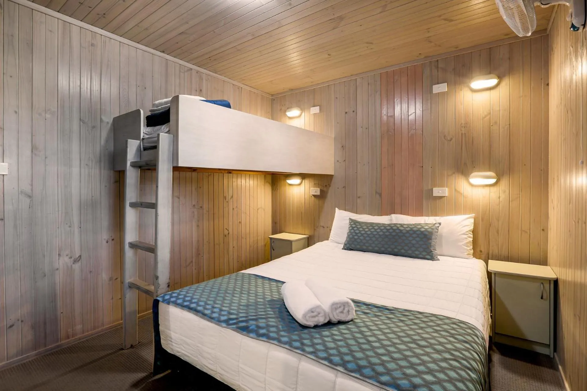 Bed in Kiama Harbour Cabins